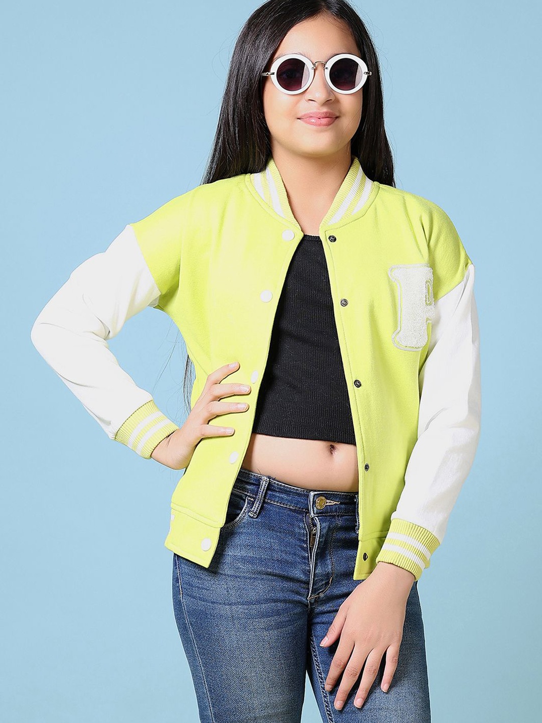 

V-Mart Girls Embroidered Colourblocked Sweatshirt, Green