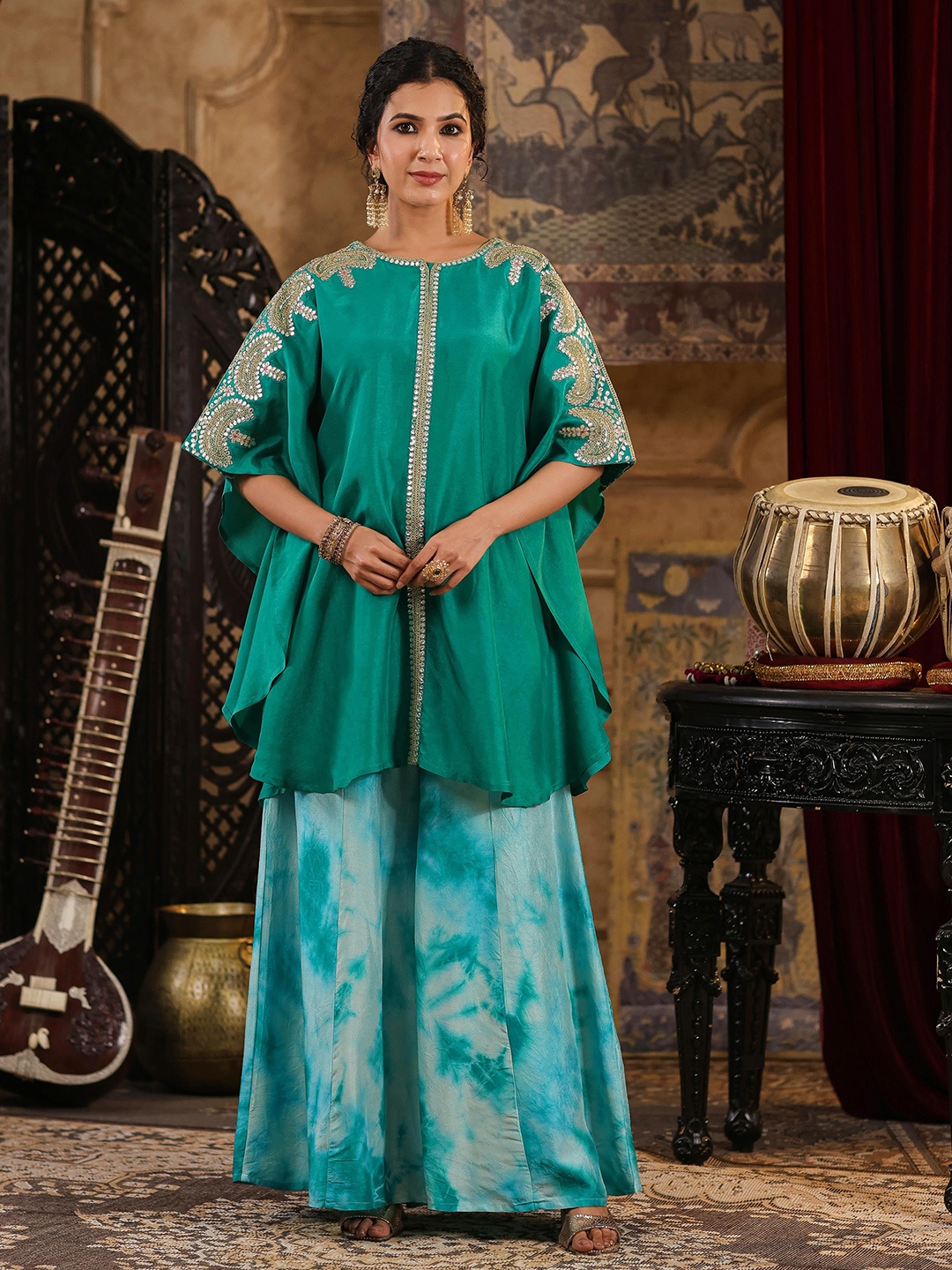 

SCAKHI Embroidered Round Neck Kaftan With Palazzo, Teal