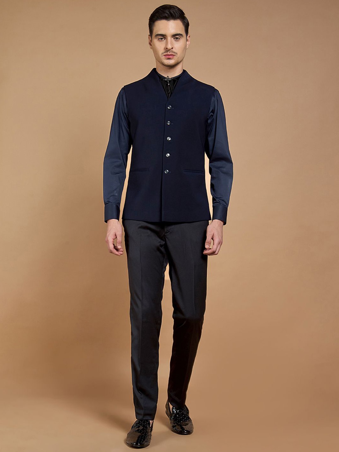 

Neumen Men Embroidered Five-Piece Suit, Navy blue