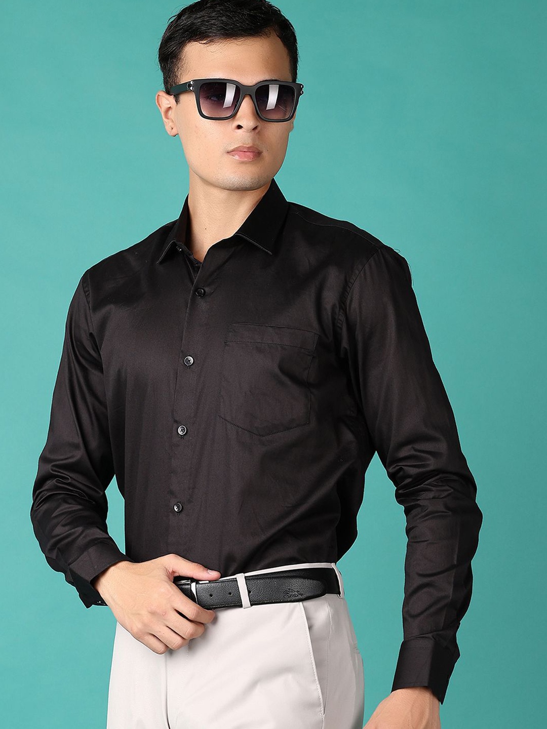 

J White by Vmart Men Spread Collar Solid Satin Casual Shirt, Black