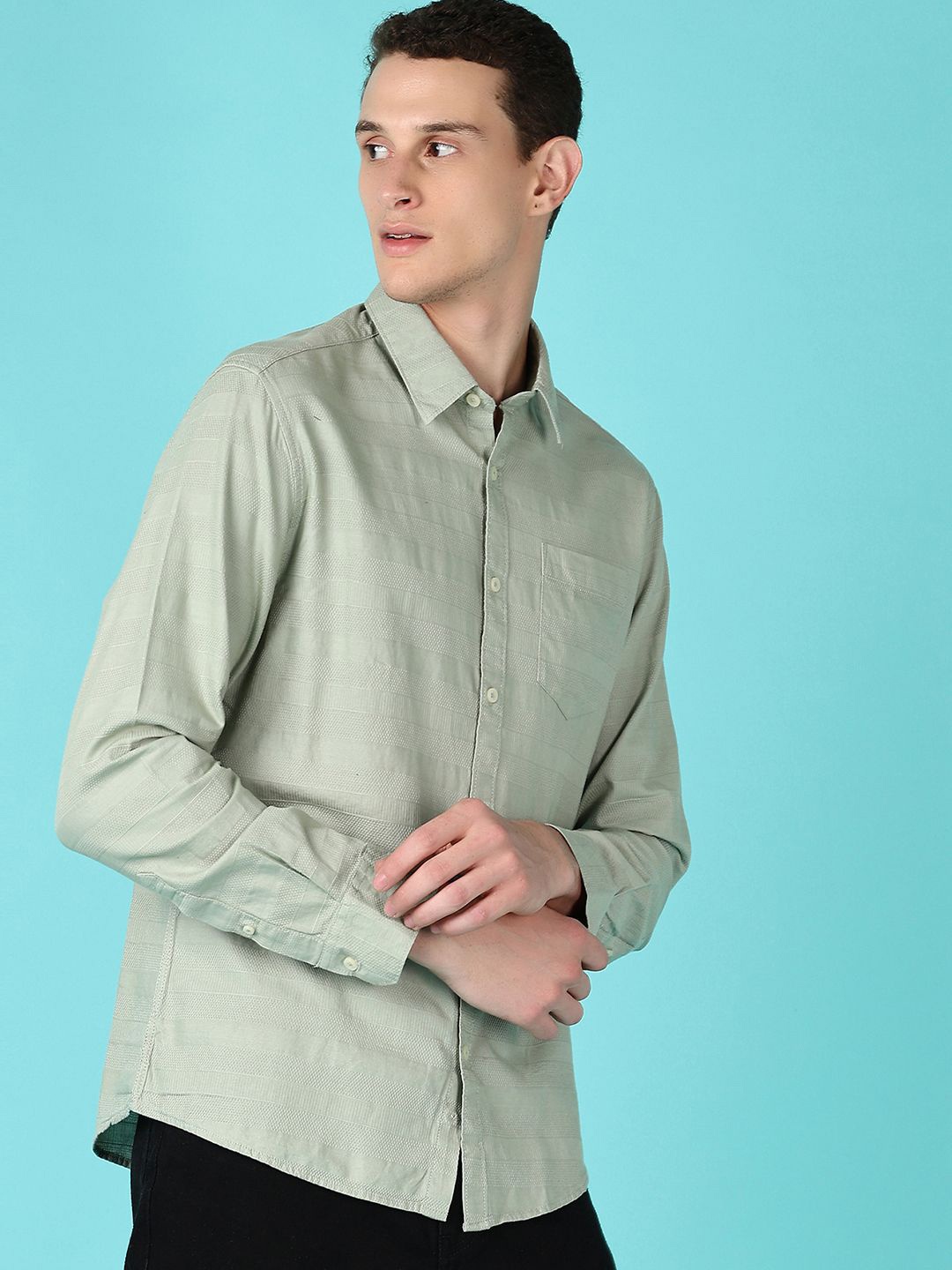 

V-Mart Men Spread Collar Textured Cotton Casual Shirt, Green