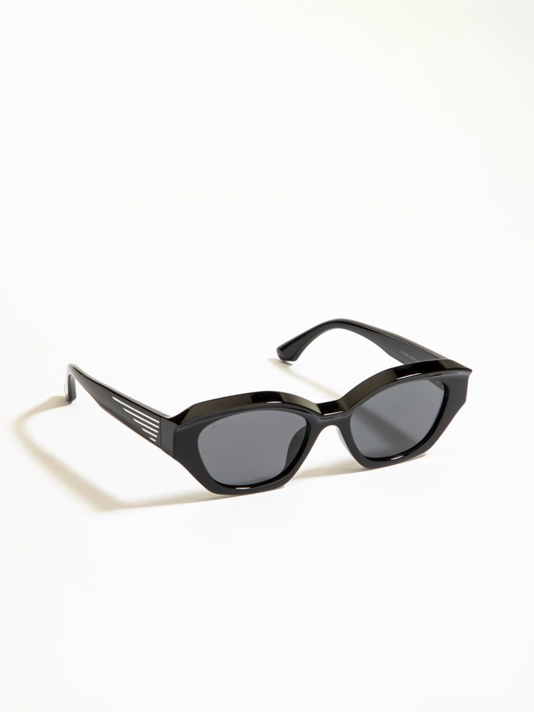 

Urban Monkey Unisex Other Sunglasses with UV Protected Lens 2305-C1, Black