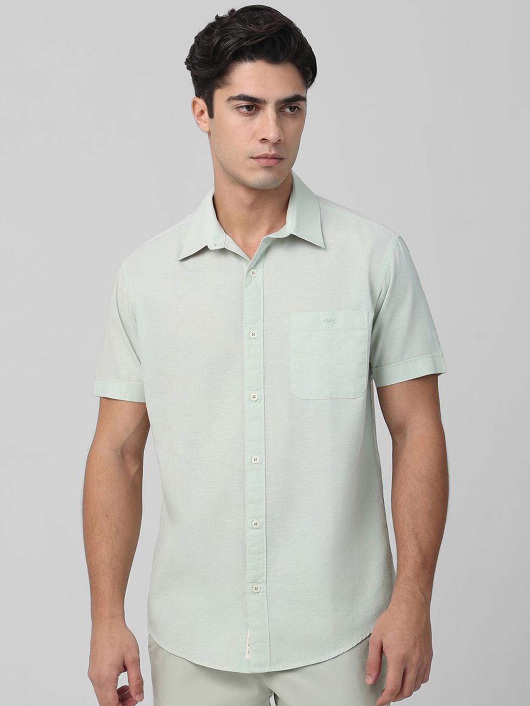 

Mufti Men Spread Collar Solid Cotton Slim Fit Casual Shirt, Green