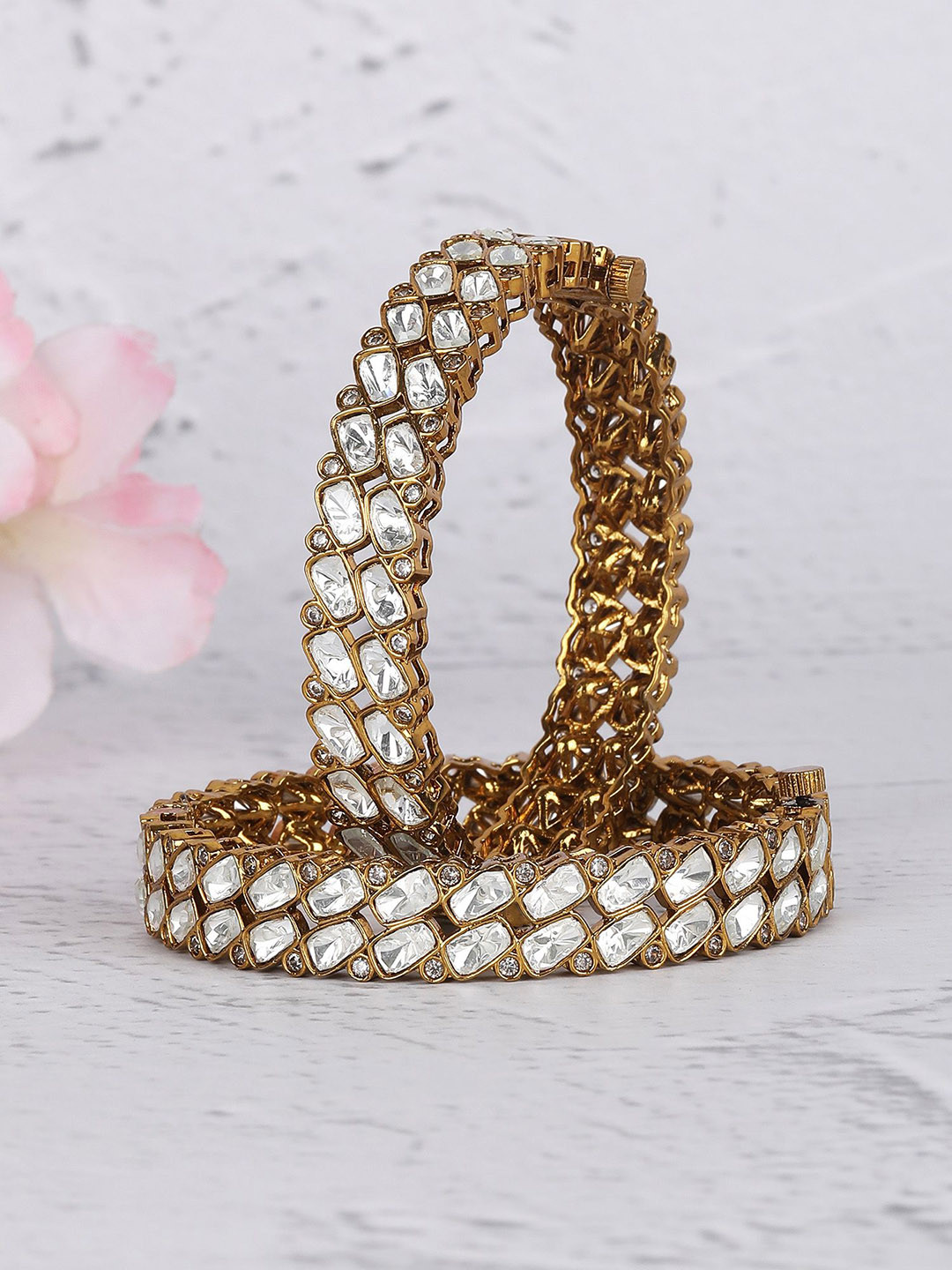 

AURAA TRENDS Set Of 2 Brass Plated Stone Studded Bangles, Gold