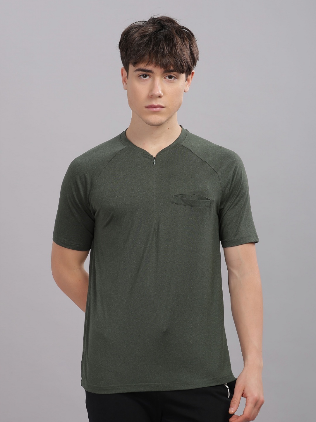 

DOMIN8 Men Henley Neck Pockets T-shirt, Olive