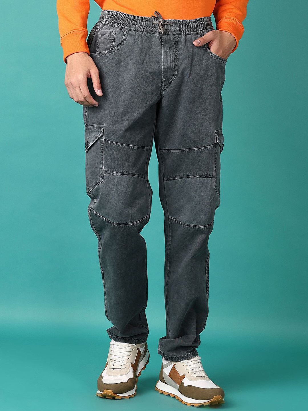 

V-Mart Men Cargos Trousers, Grey