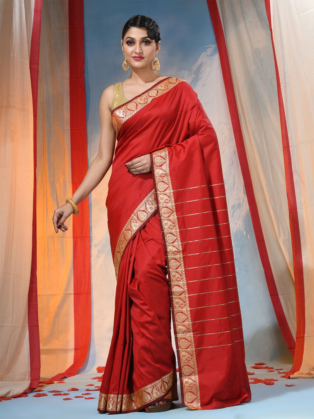 

DESH BIDESH Ethnic Motifs Zari Woven Design Saree, Red
