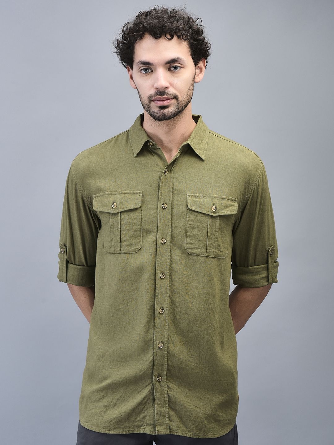 

Woodland Men Spread Collar Solid Casual Shirt, Green