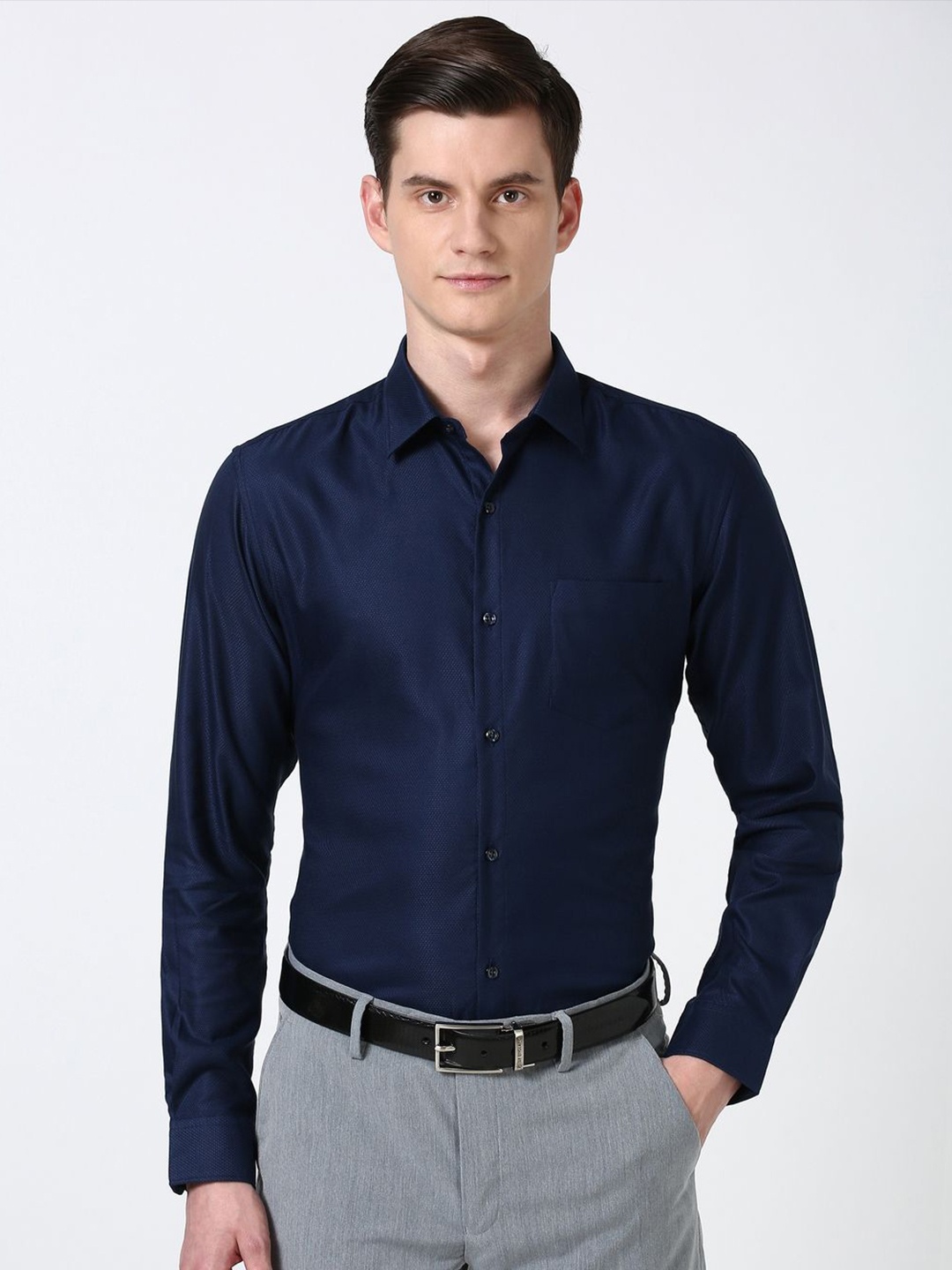 

Peter England Men Spread Collar Solid Cotton Slim Fit Casual Shirt, Navy blue