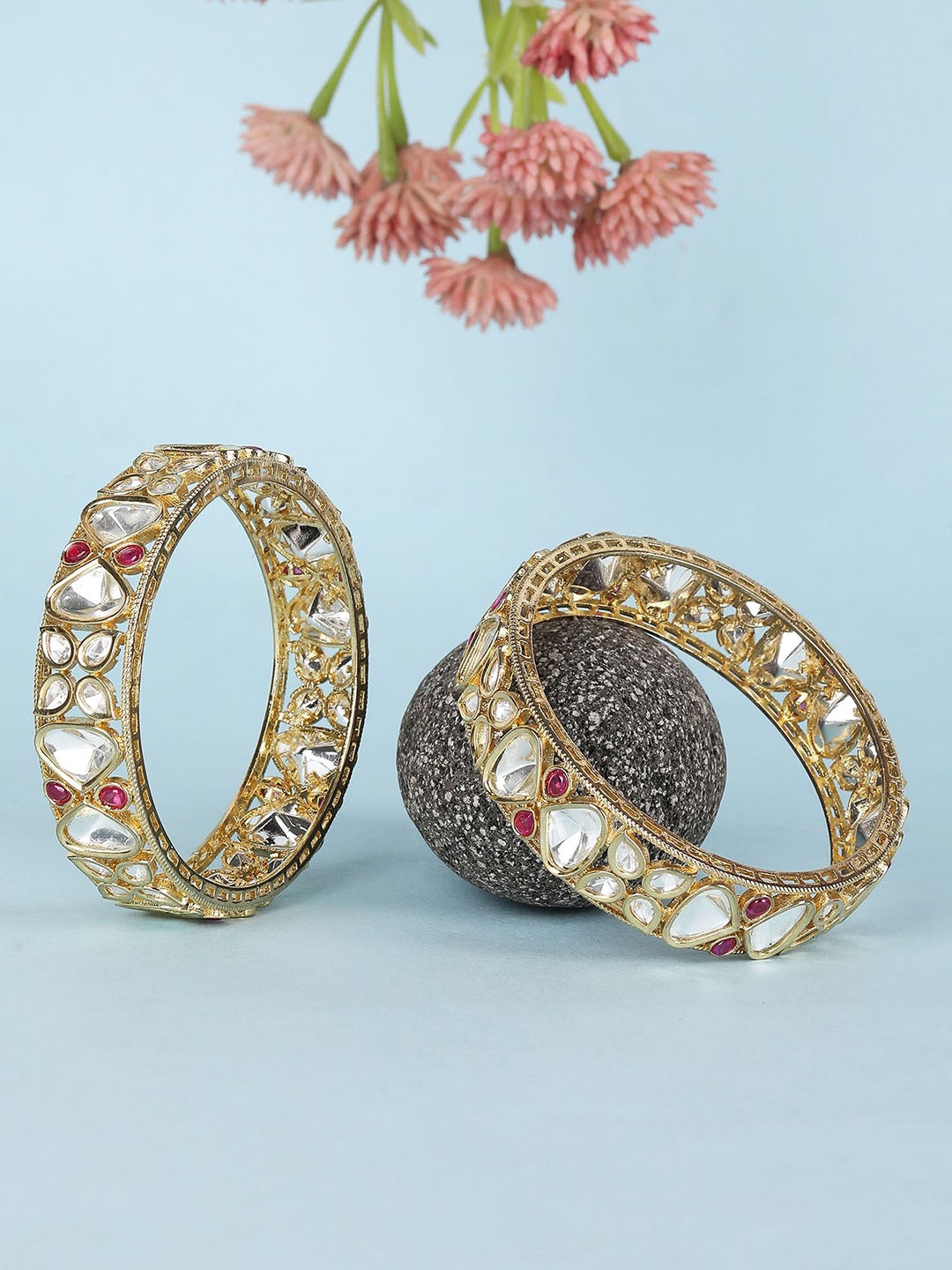 

AURAA TRENDS Set Of 2 Brass Plated Stones Studded Bangles, Gold