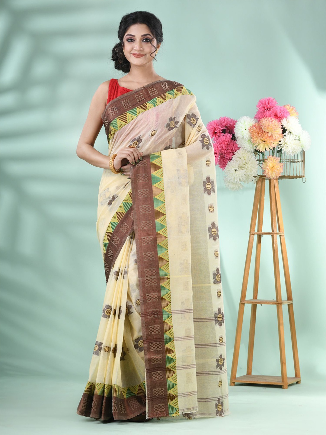 

DESH BIDESH Floral Zari Pure Cotton Handloom Saree, Brown