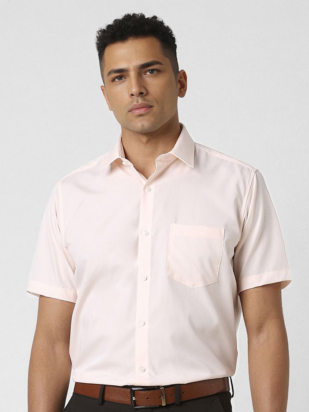 

Van Heusen Men Spread Collar Solid Cotton Formal Shirt, White