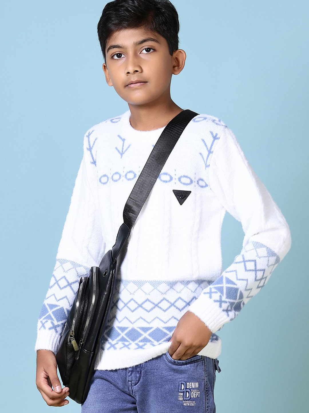 

V-Mart Boys Round Neck Long Sleeves Printed Pullover, White