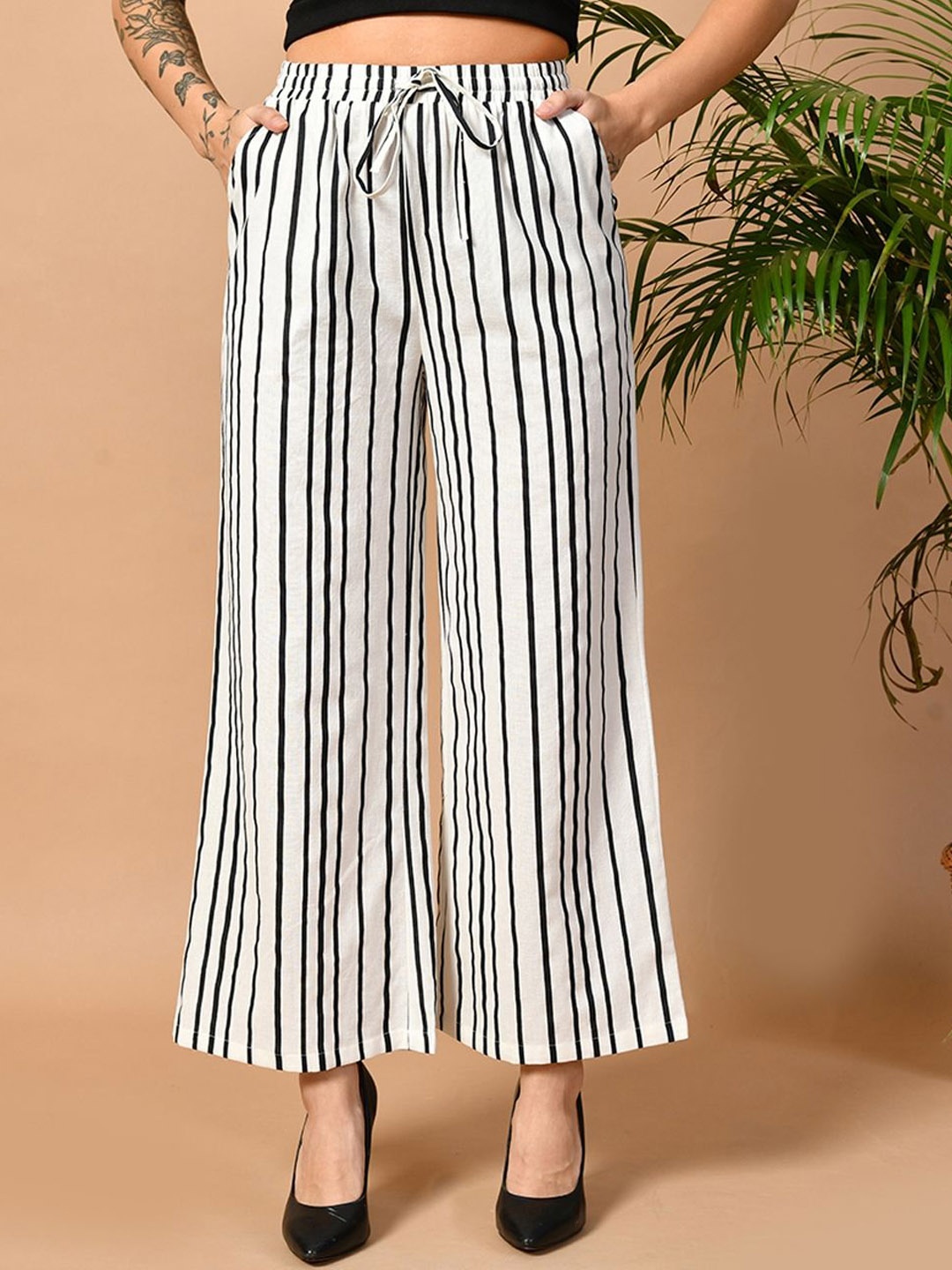 

PRETTY LOVING THING Women Striped Mid-Rise Trousers, White