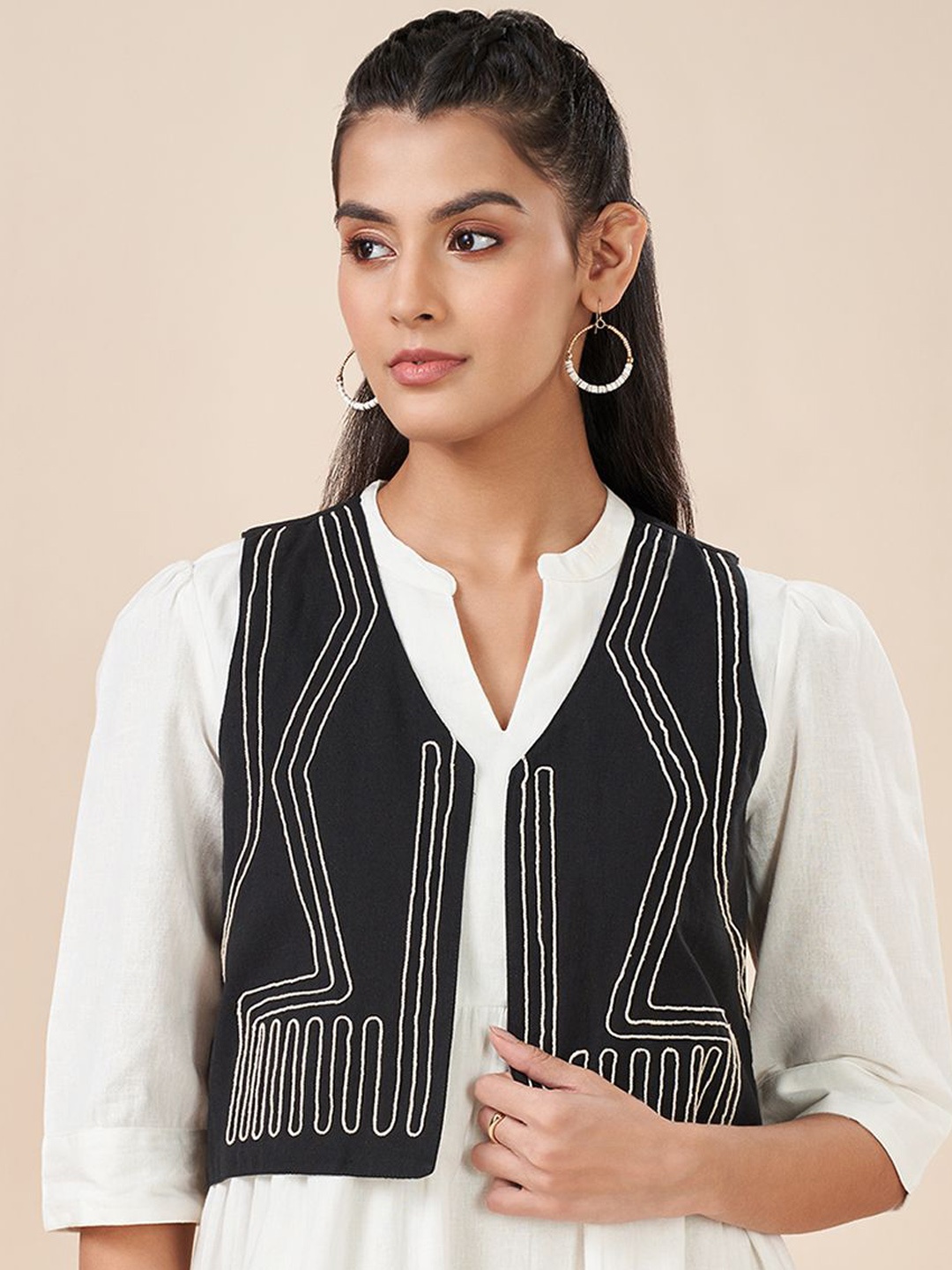 

AKKRITI BY PANTALOONS Women Woven Jacket, Black