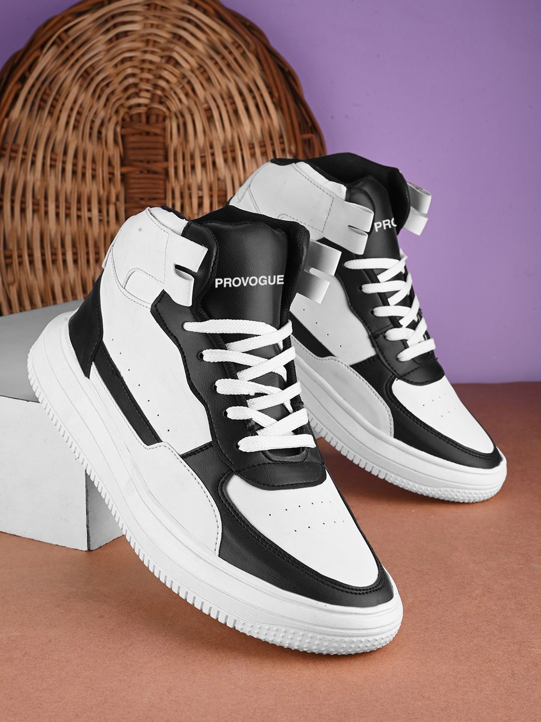 

Provogue Men Colourblocked Round Toe Lace-Ups Sneakers, Black