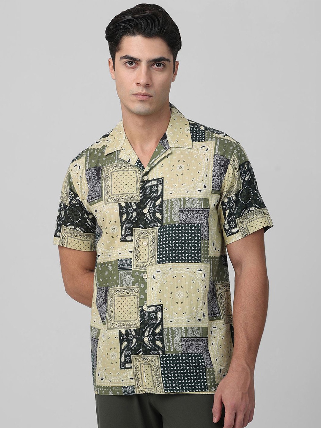 

Mufti Men Cuban Collar Ethnic Motifs Printed Cotton Relaxed Fit Casual Shirt, Olive