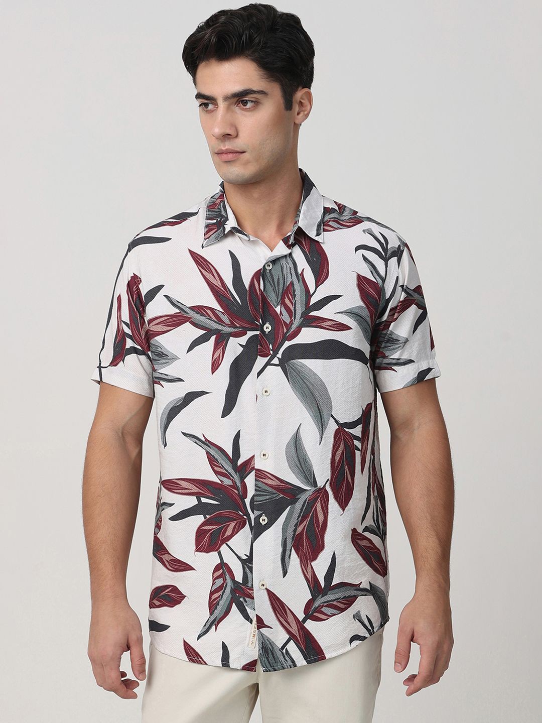 

Mufti Men Spread Collar Floral Printed Slim Fit Casual Shirt, Off white