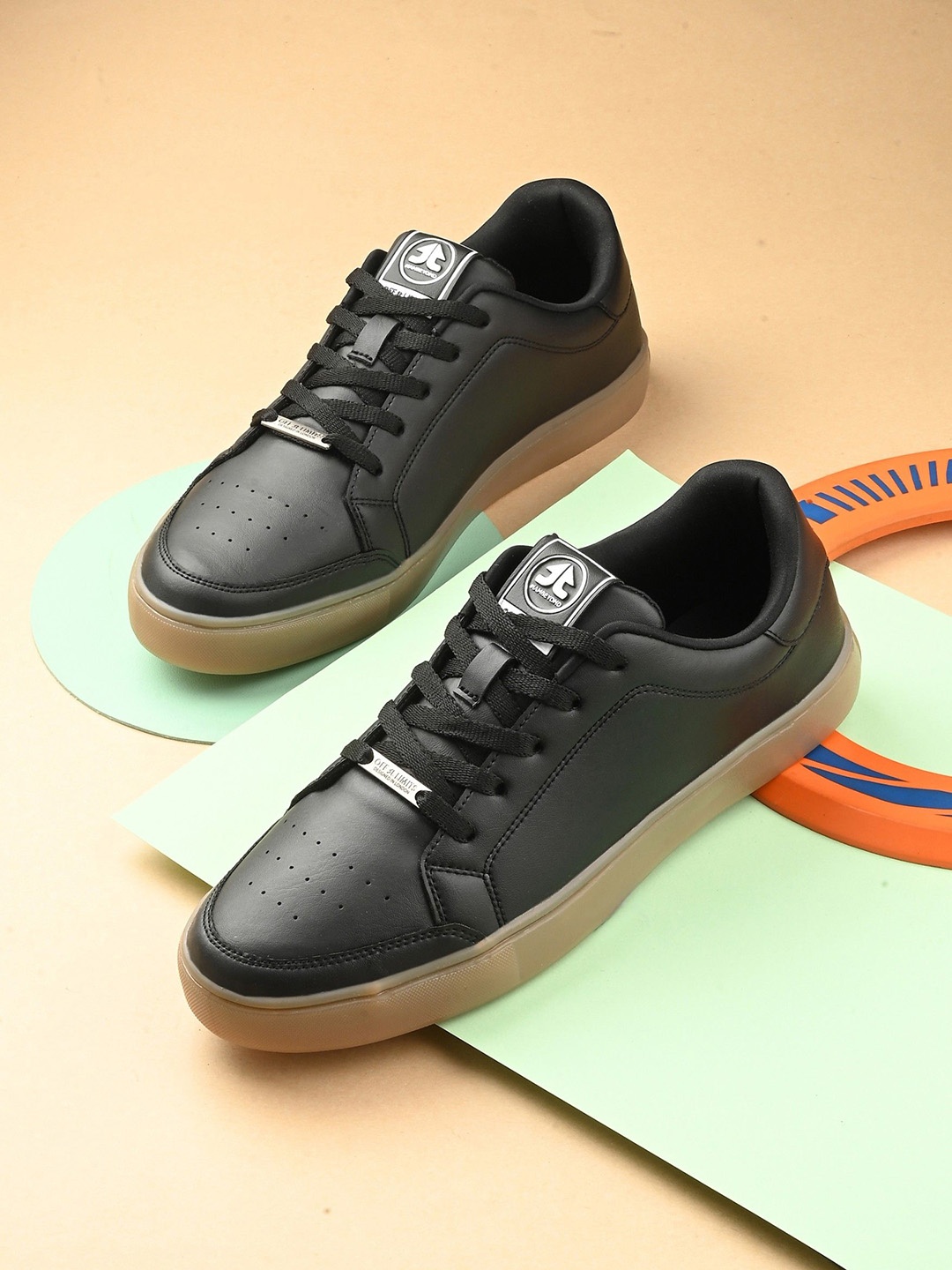 

OFF LIMITS Men Lace-Up Contrast Sole Sneakers, Black