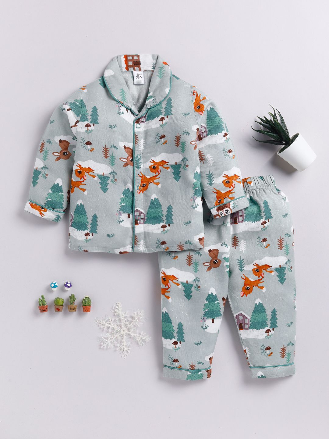 

Clt.s Kids Printed Lapel Collar Pure Cotton Night Suit, Green