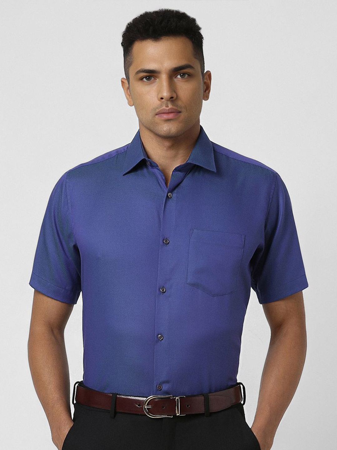 

Van Heusen Men Spread Collar Solid Cotton Formal Shirt, Blue