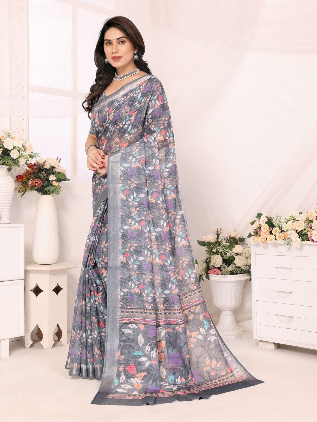 

vj fashion Floral Printed Zari Saree, Grey