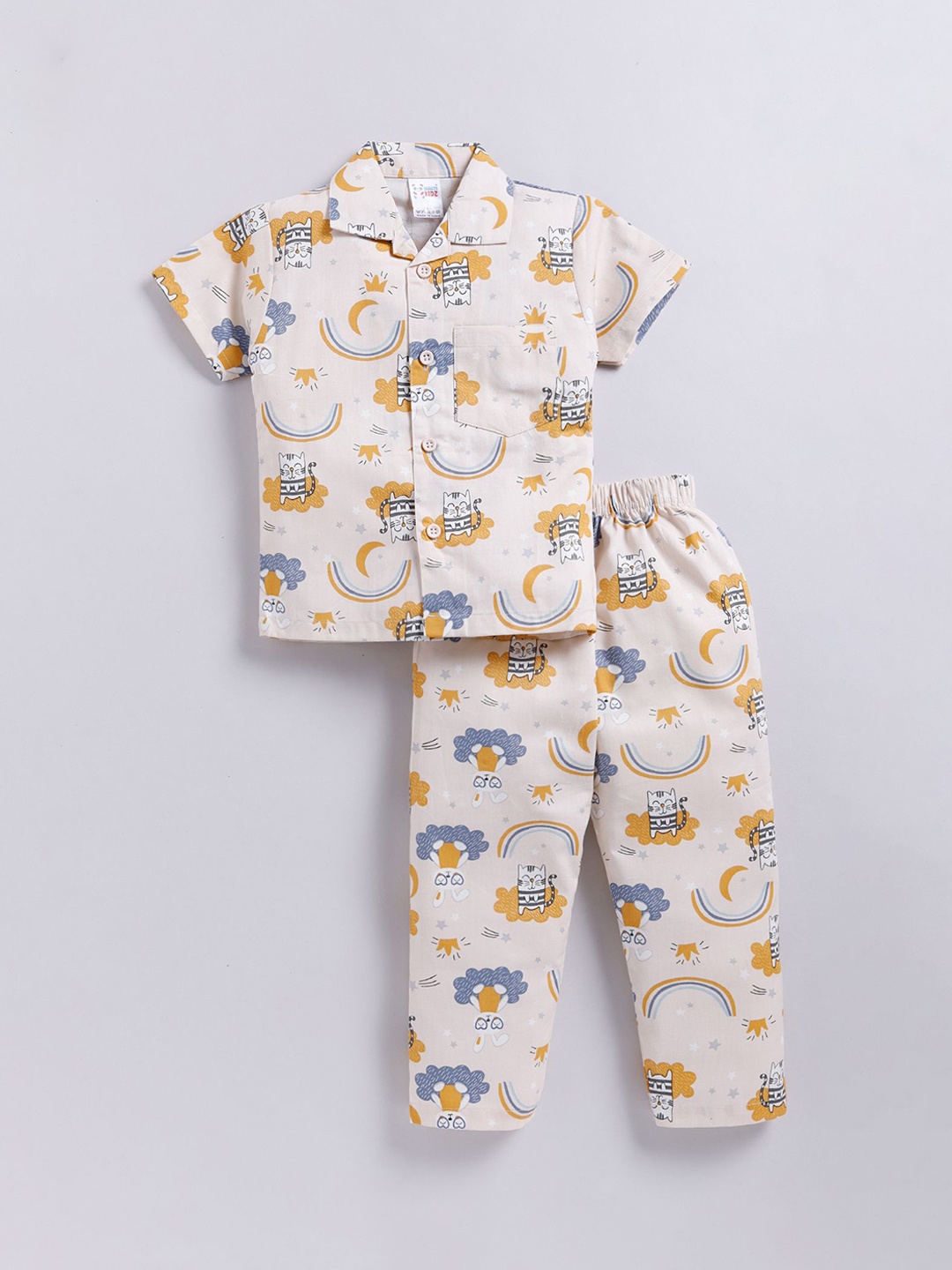 

NAUTI KIDZ Boys Conversational Printed Pure Cotton Half Sleeves Night suit, Peach