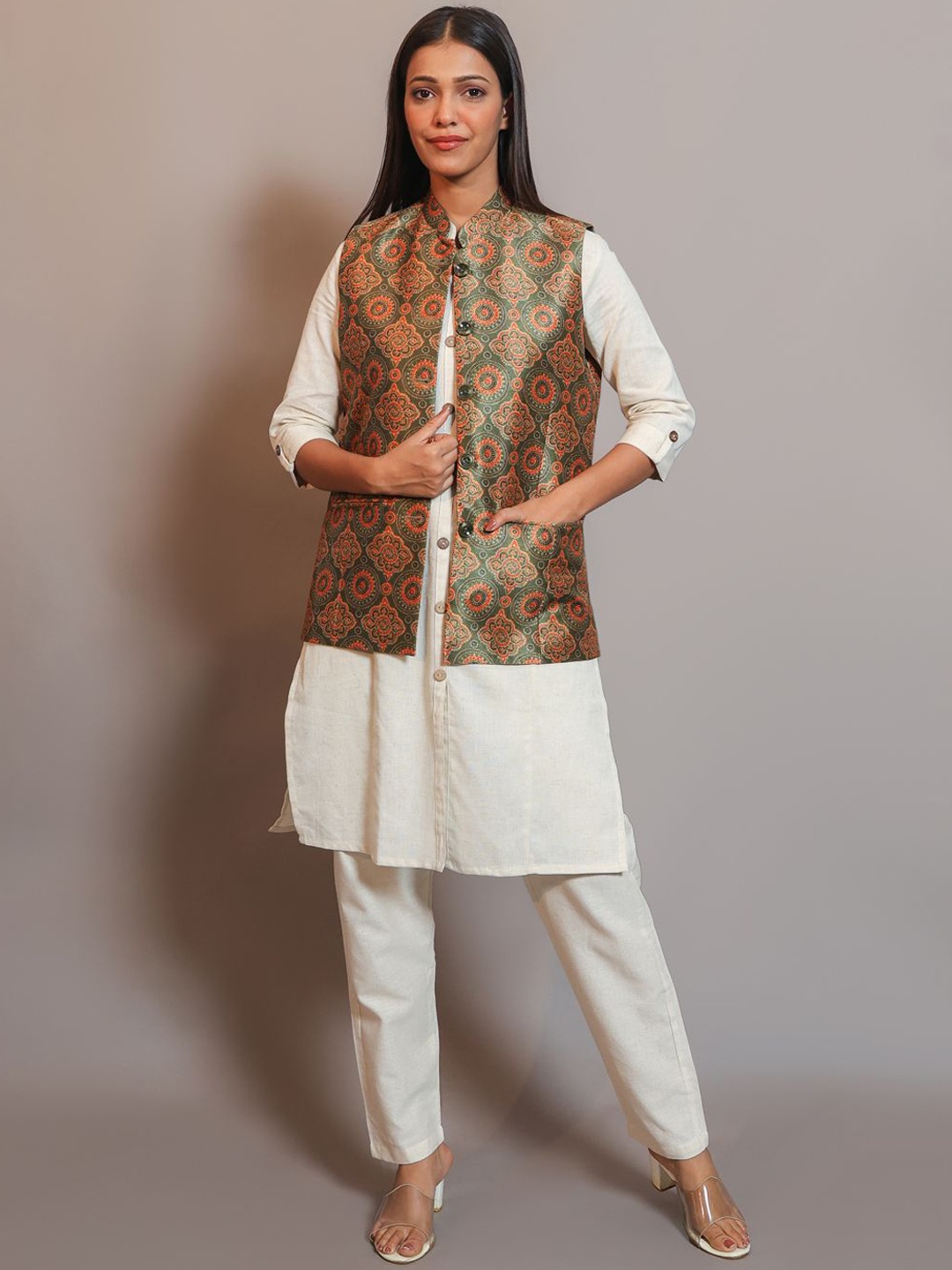 

Vastraa Fusion Women Printed Nehru Jacket, Green