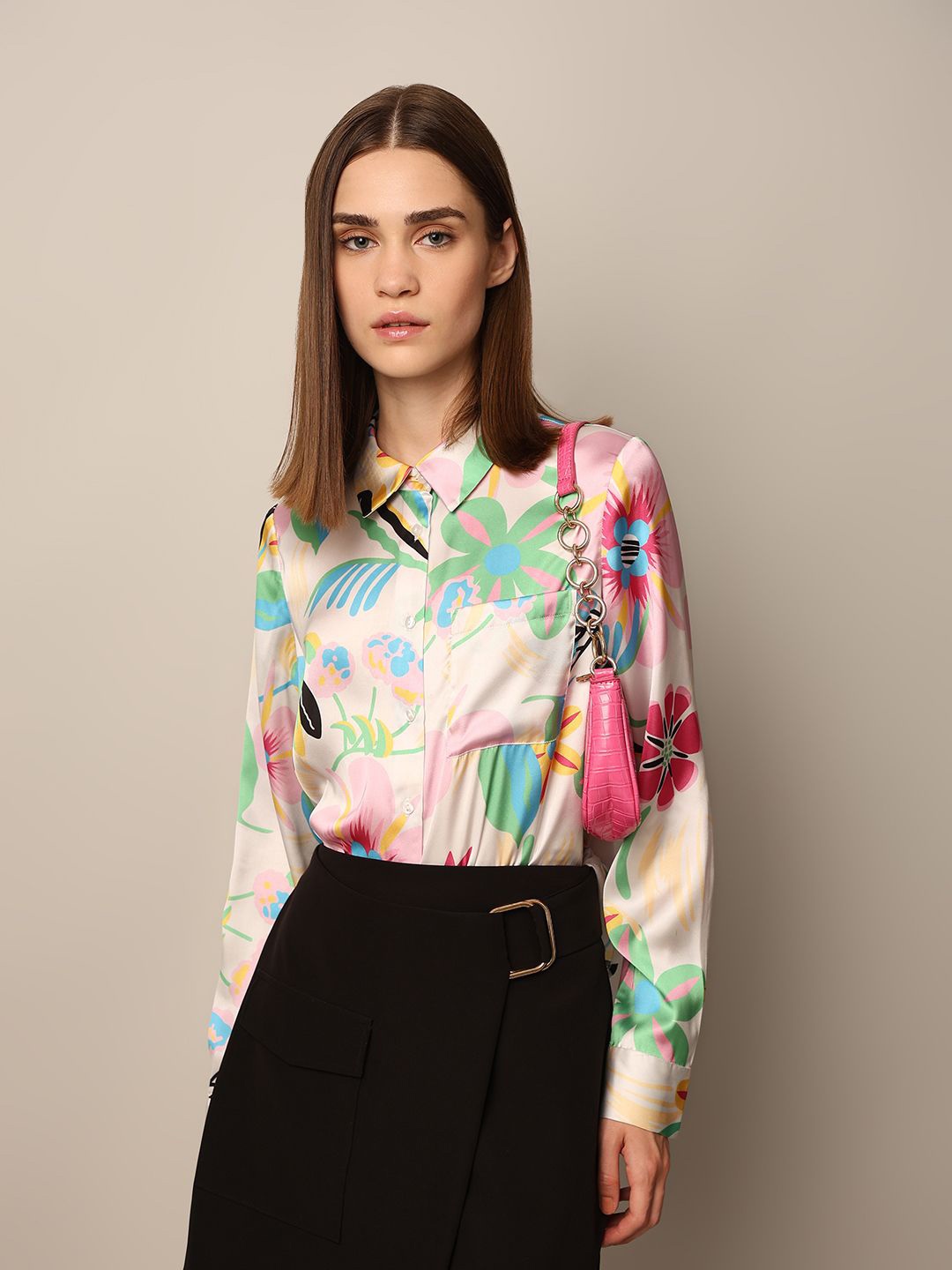 

ONLY Women Spread Collar Floral Printed Satin Casual Shirt, Peach