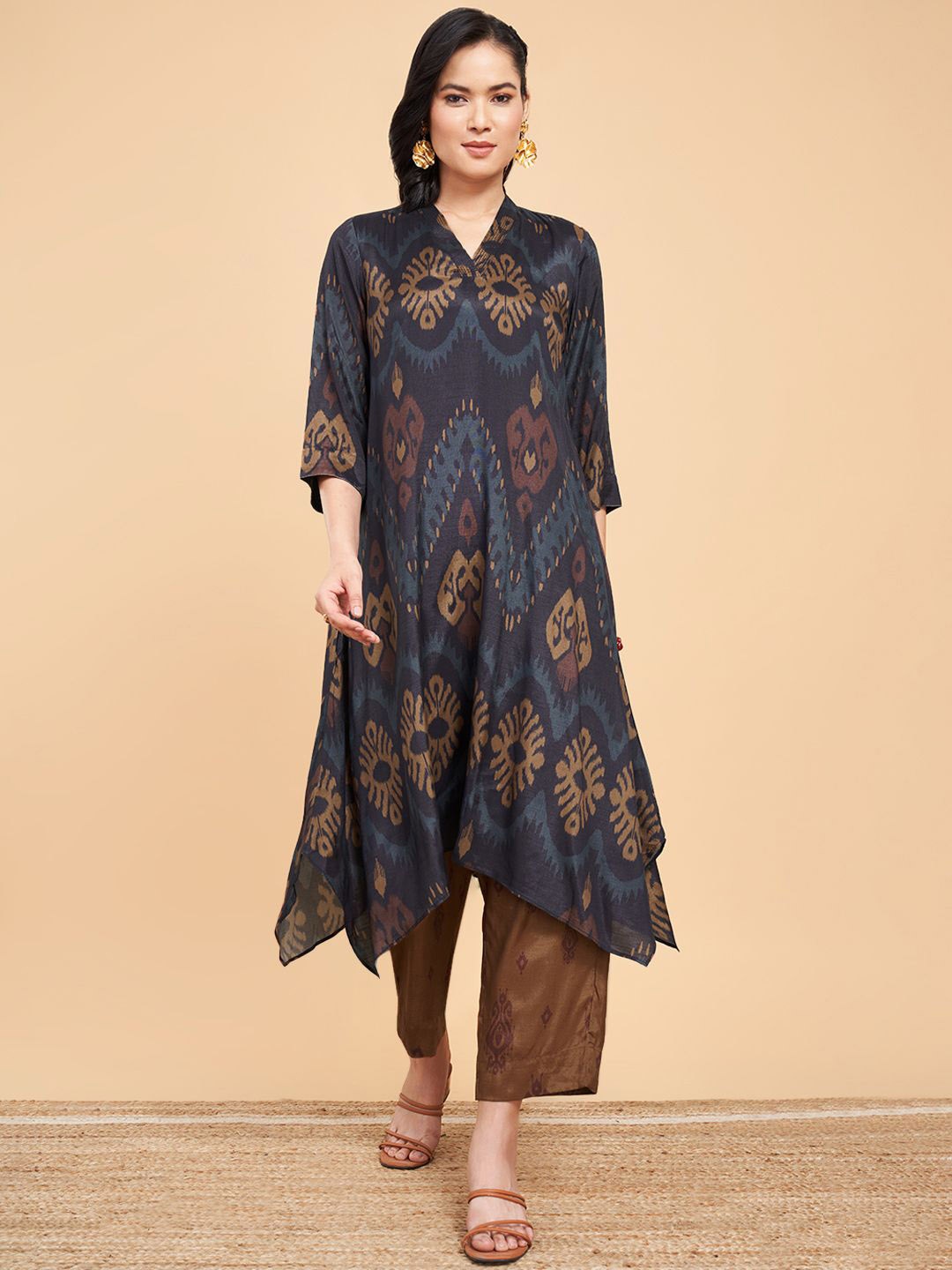 

Marigold Lane Ethnic Motifs Printed Panelled A-Line Kurta, Navy blue