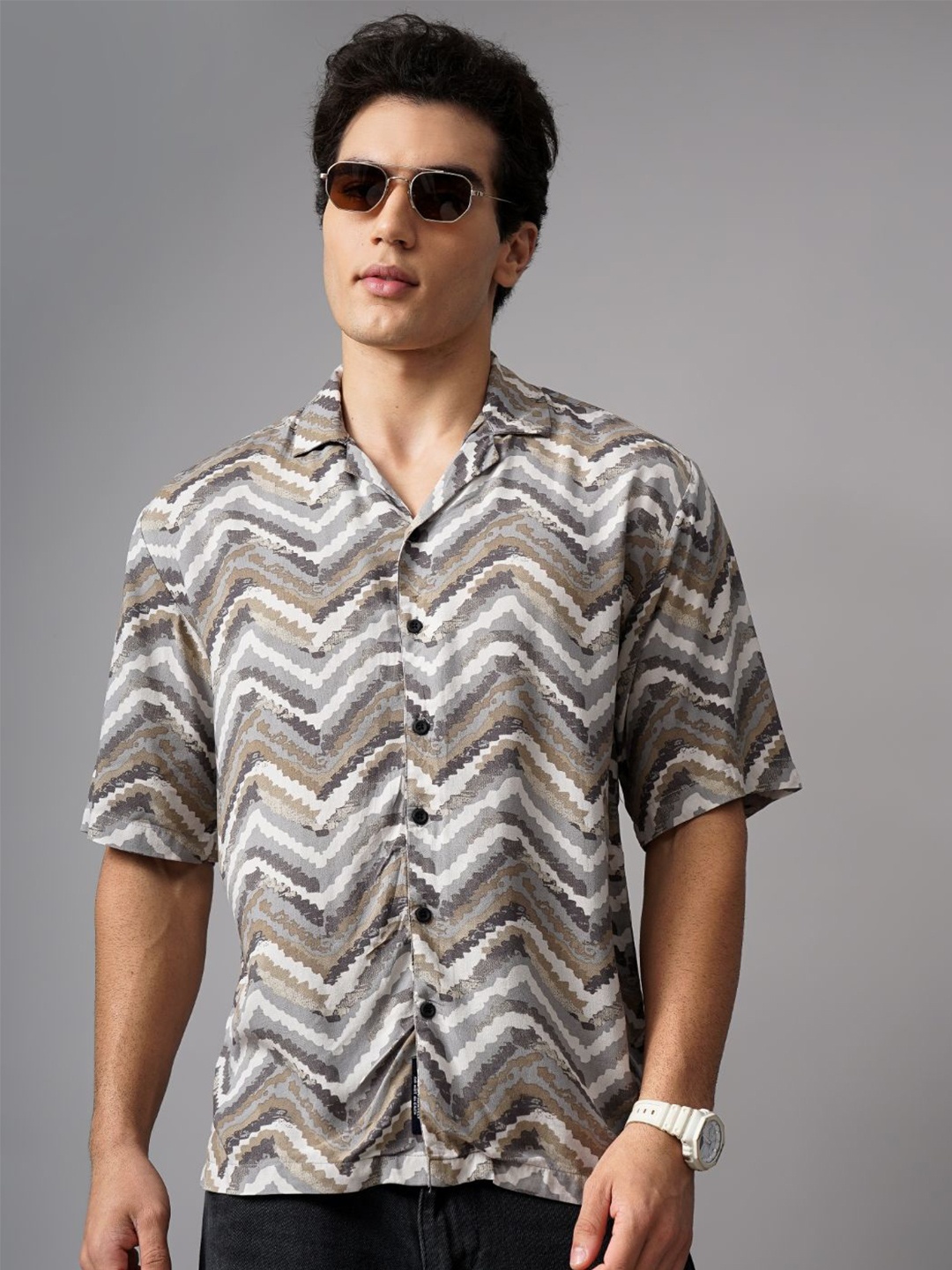 

PAUL STREET Men Relaxed Cuban Collar Chevron Printed Oversized Casual Shirt, Brown