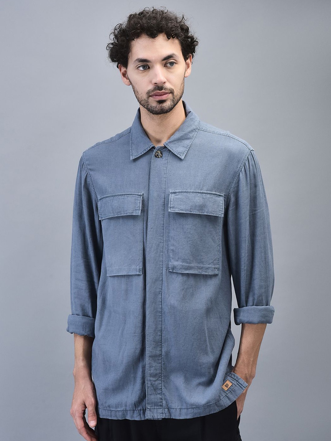 

Woods Men Spread Collar Solid Linen Casual Shirt, Blue