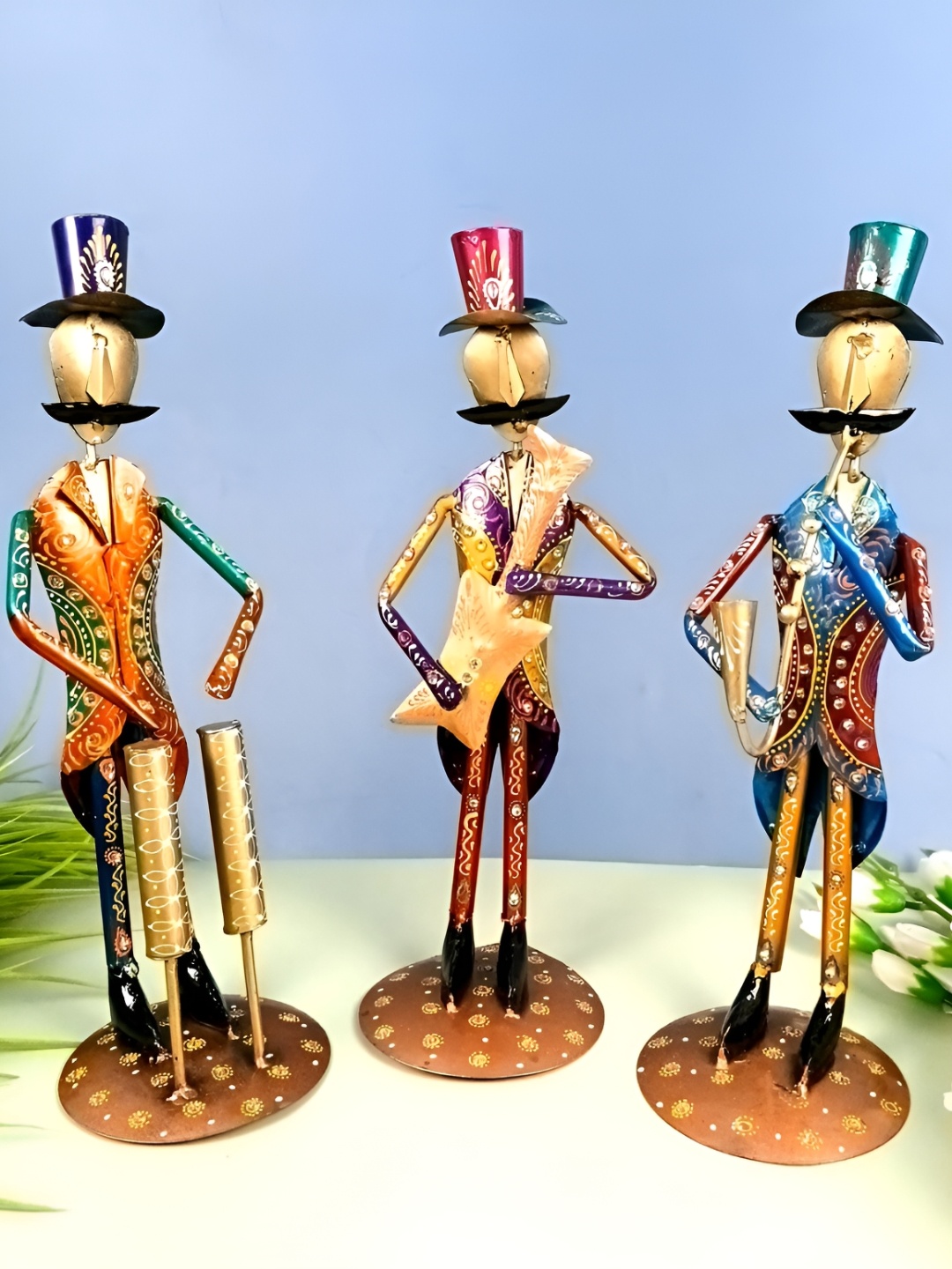 

apka mart Green Figurine Showpiece