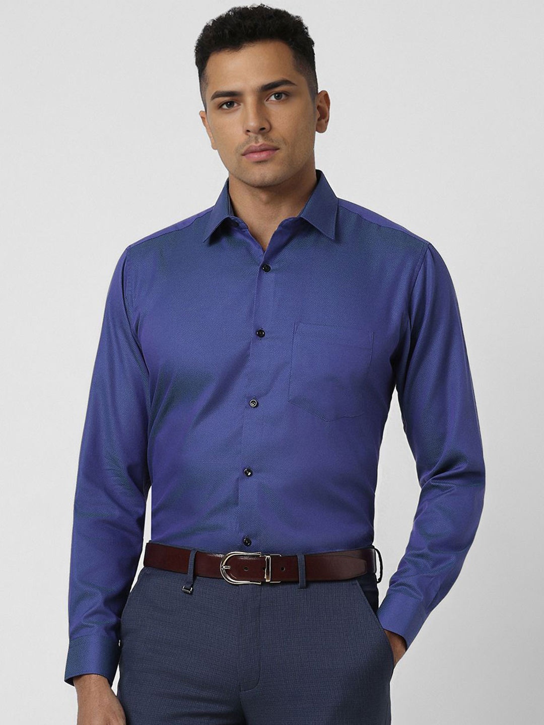 

Van Heusen Men Spread Collar Solid Cotton Slim Fit Formal Shirt, Navy blue