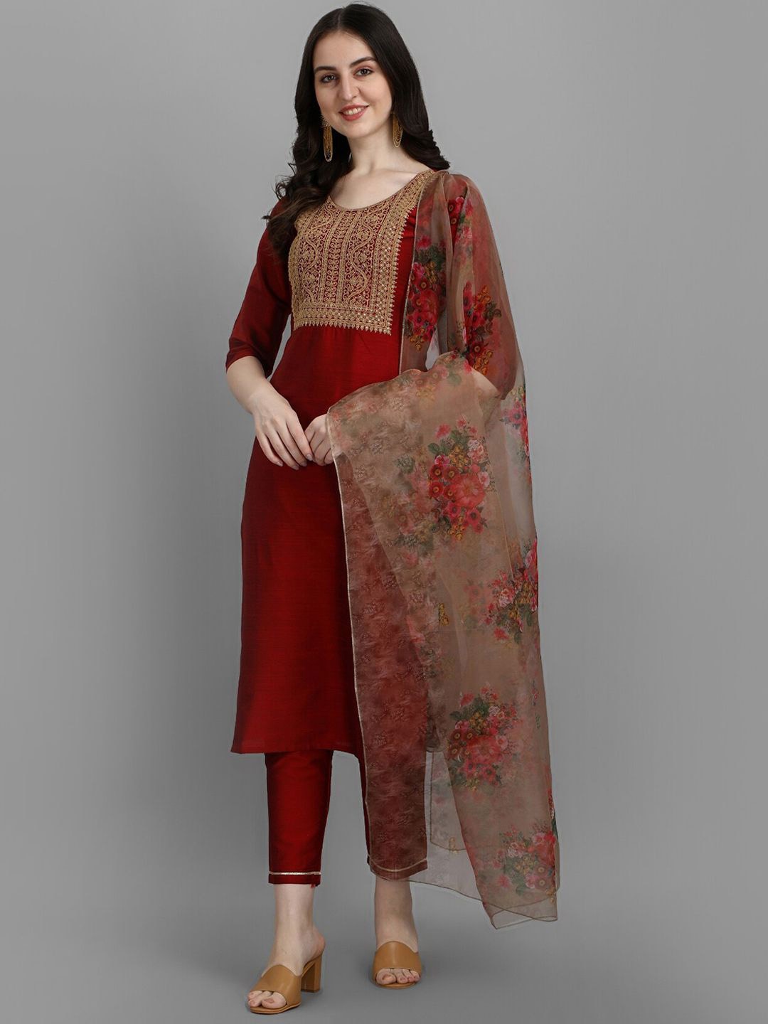 

zinariya Fab Floral Embroidered Round Neck Regular Kurta With Trouser With Dupatta, Maroon