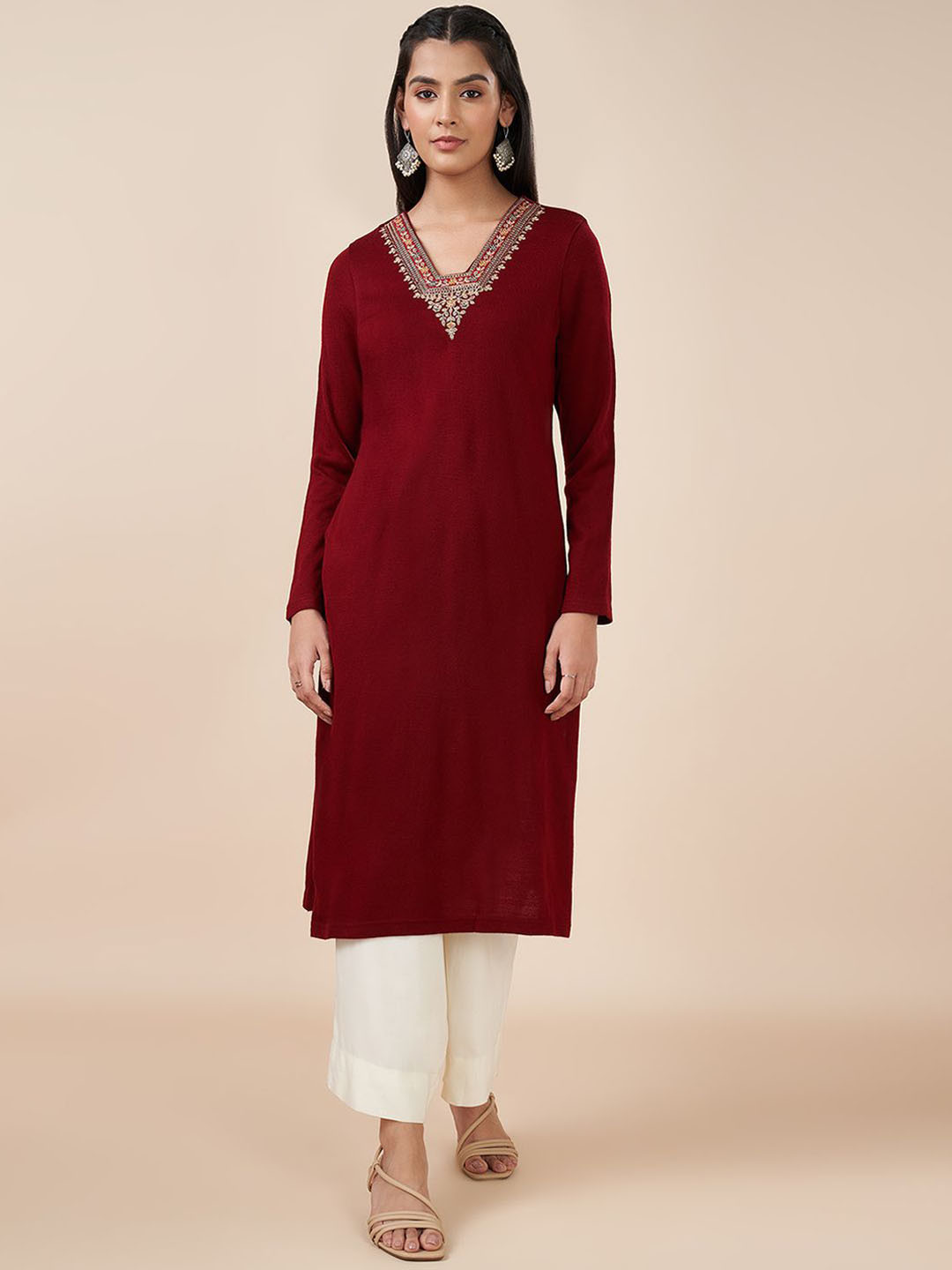 

RANGMANCH BY PANTALOONS Floral Yoke Design Sequinned Square Neck Acrylic Straight Kurta, Maroon