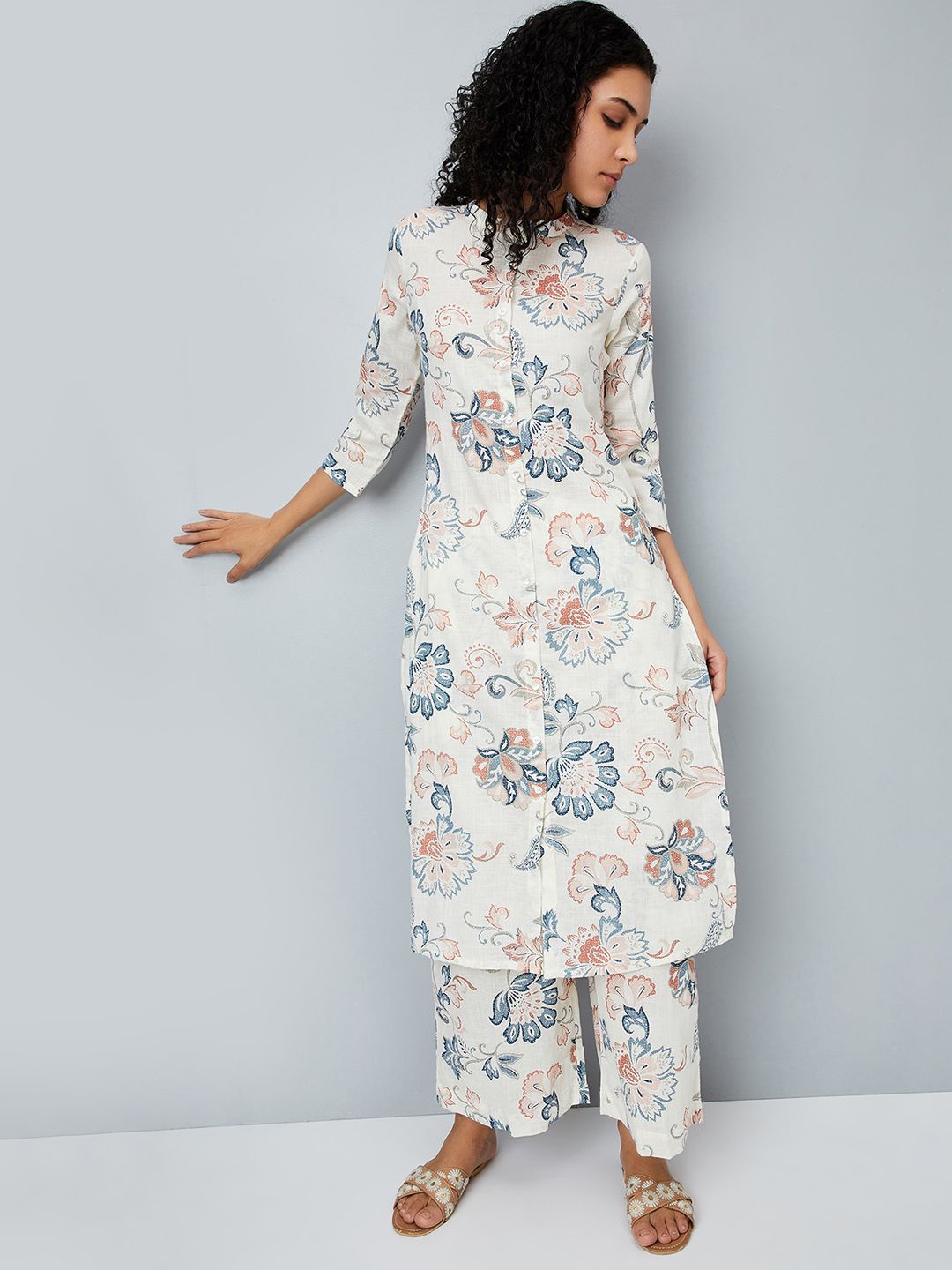 

max Floral Printed Mandarin Collar Straight Kurta with Trouser, Off white