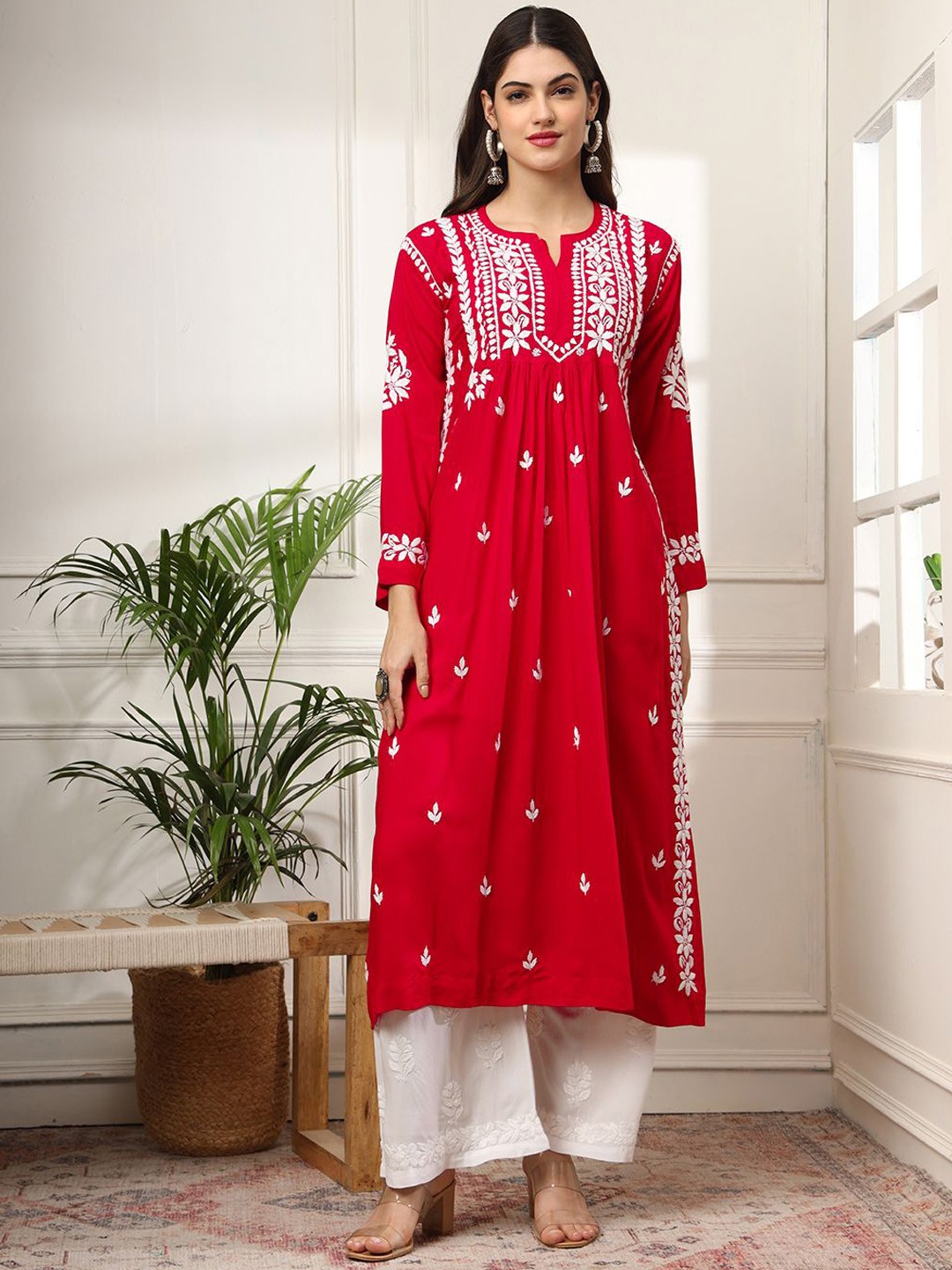 

The Chikan Label Aardhya Ethnic Motifs Embroidered Chikankari Straight Kurta, Red