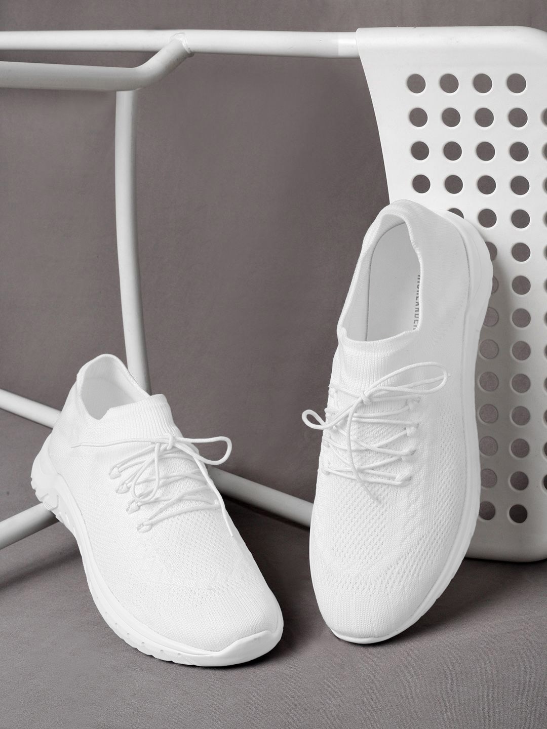 

HIGHLANDER Men Woven Design Lace-Up Sneakers, White