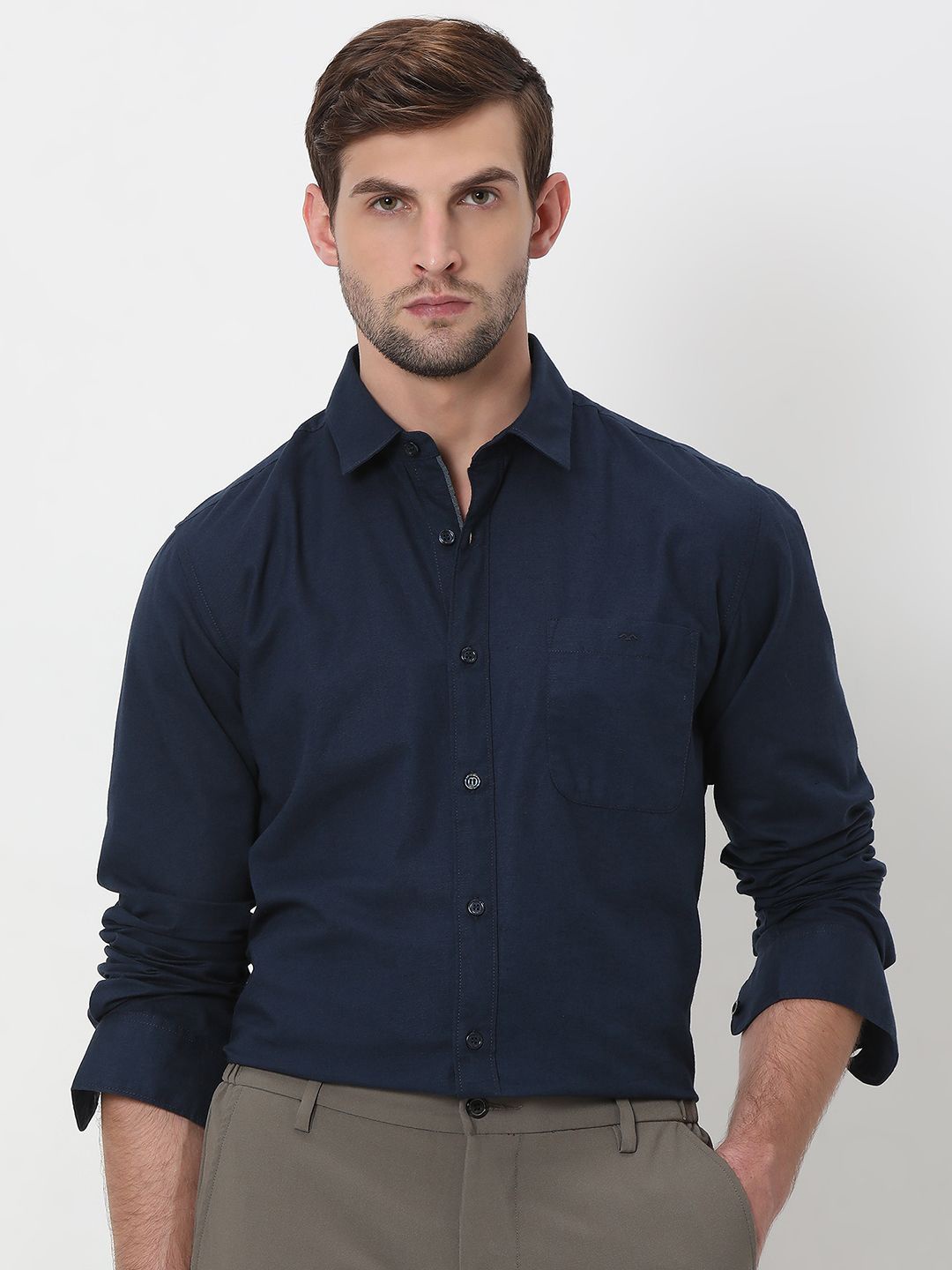 

Mufti Men Spread Collar Solid Cotton Slim Fit Casual Shirt, Navy blue