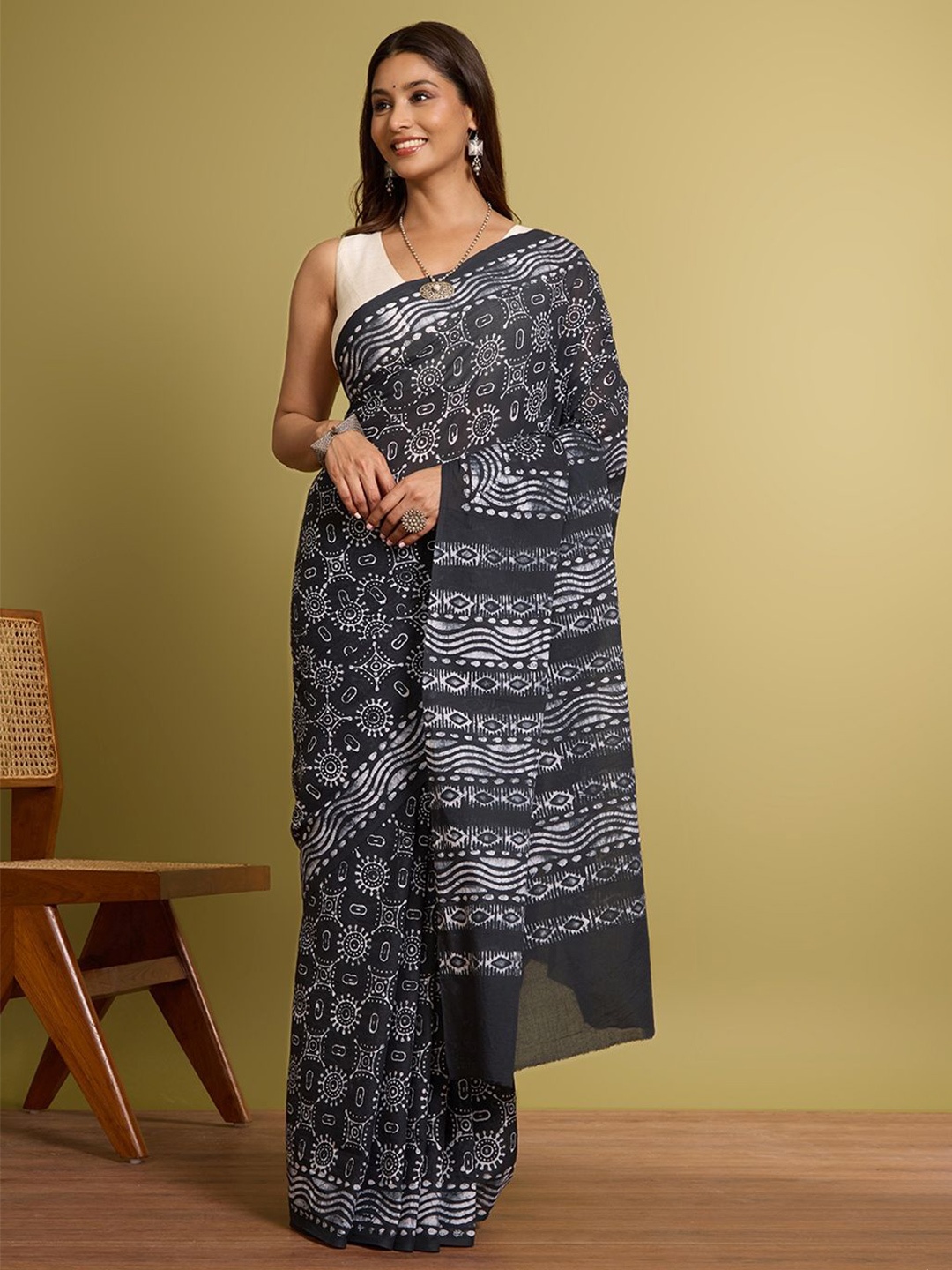 

Taneira Batik Pure Cotton Saree, Black