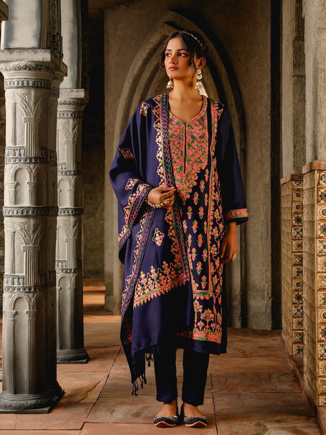 

House of Chikankari HOC Crafts Aari Woven Kurta Set, Blue