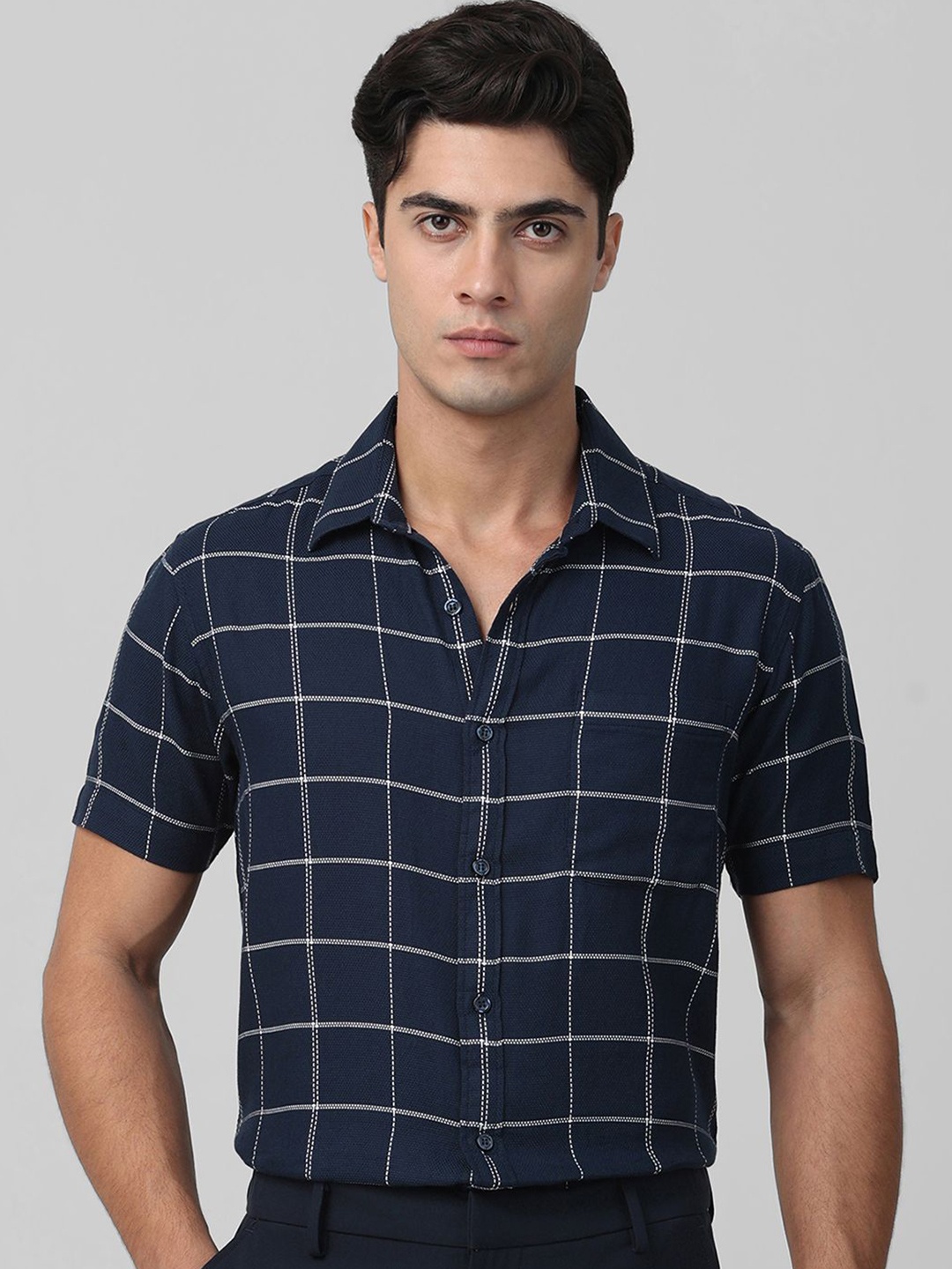 

Mufti Men Spread Collar Windowpane Checked Cotton Slim Fit Casual Shirt, Navy blue