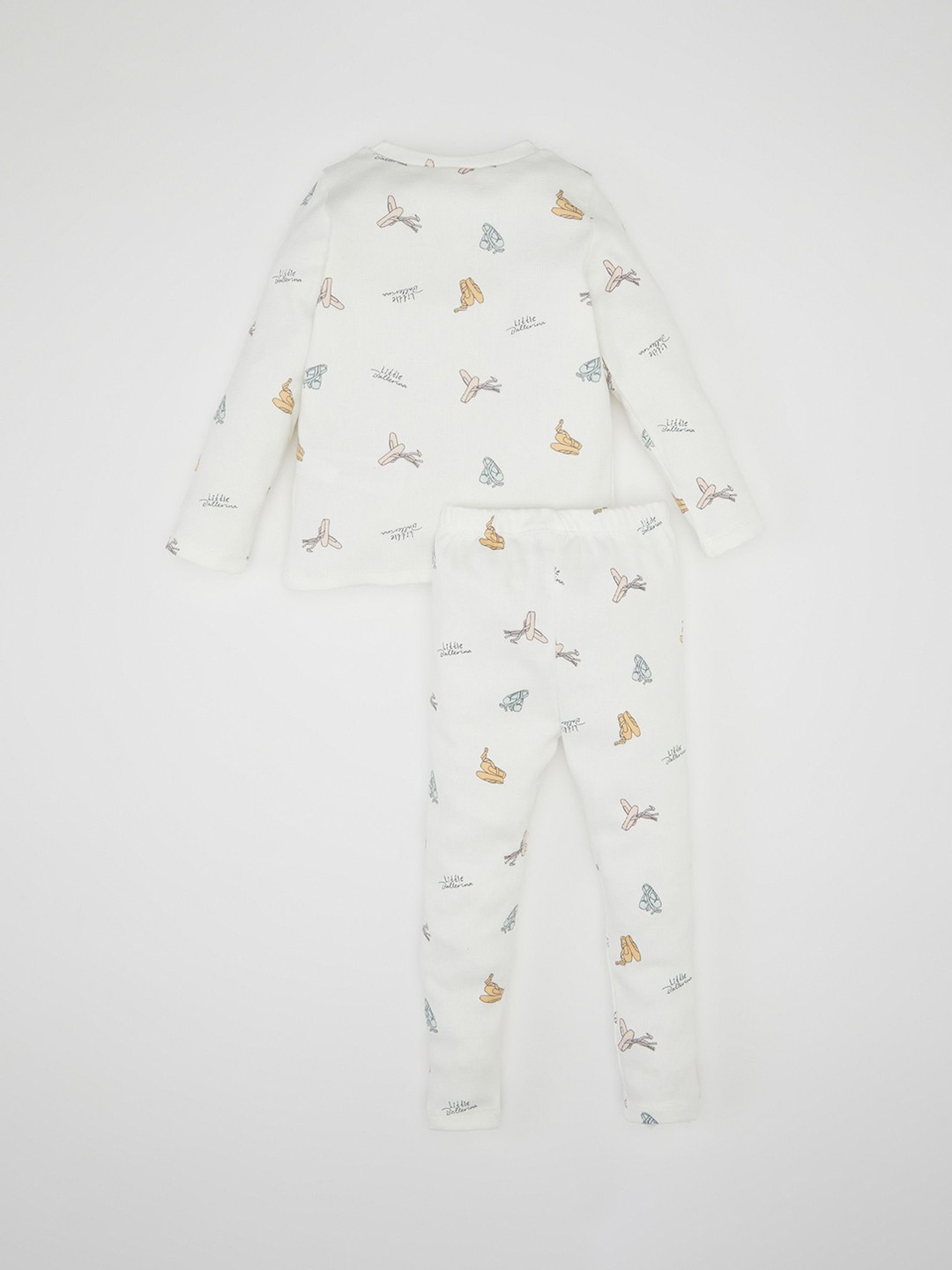 

DeFacto Girls Pure Cotton Graphic Printed Round Neck Long Sleeves Night suit, White