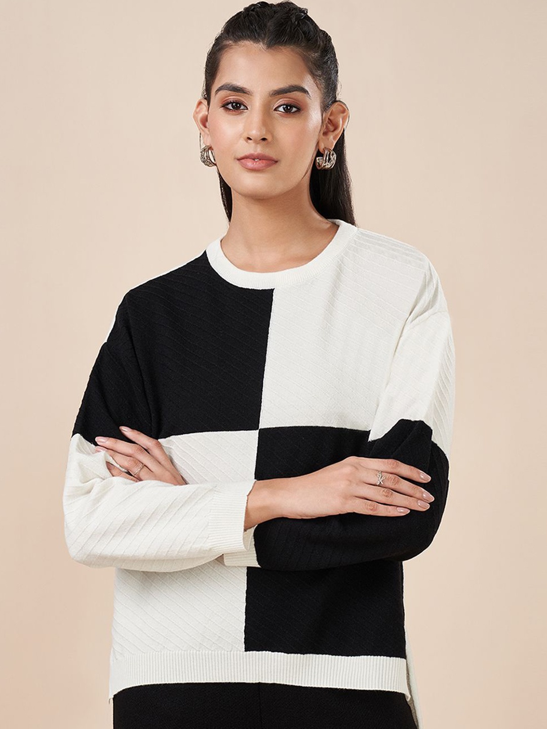 

AKKRITI BY PANTALOONS Women Colourblocked Pullover Sweaters, Black