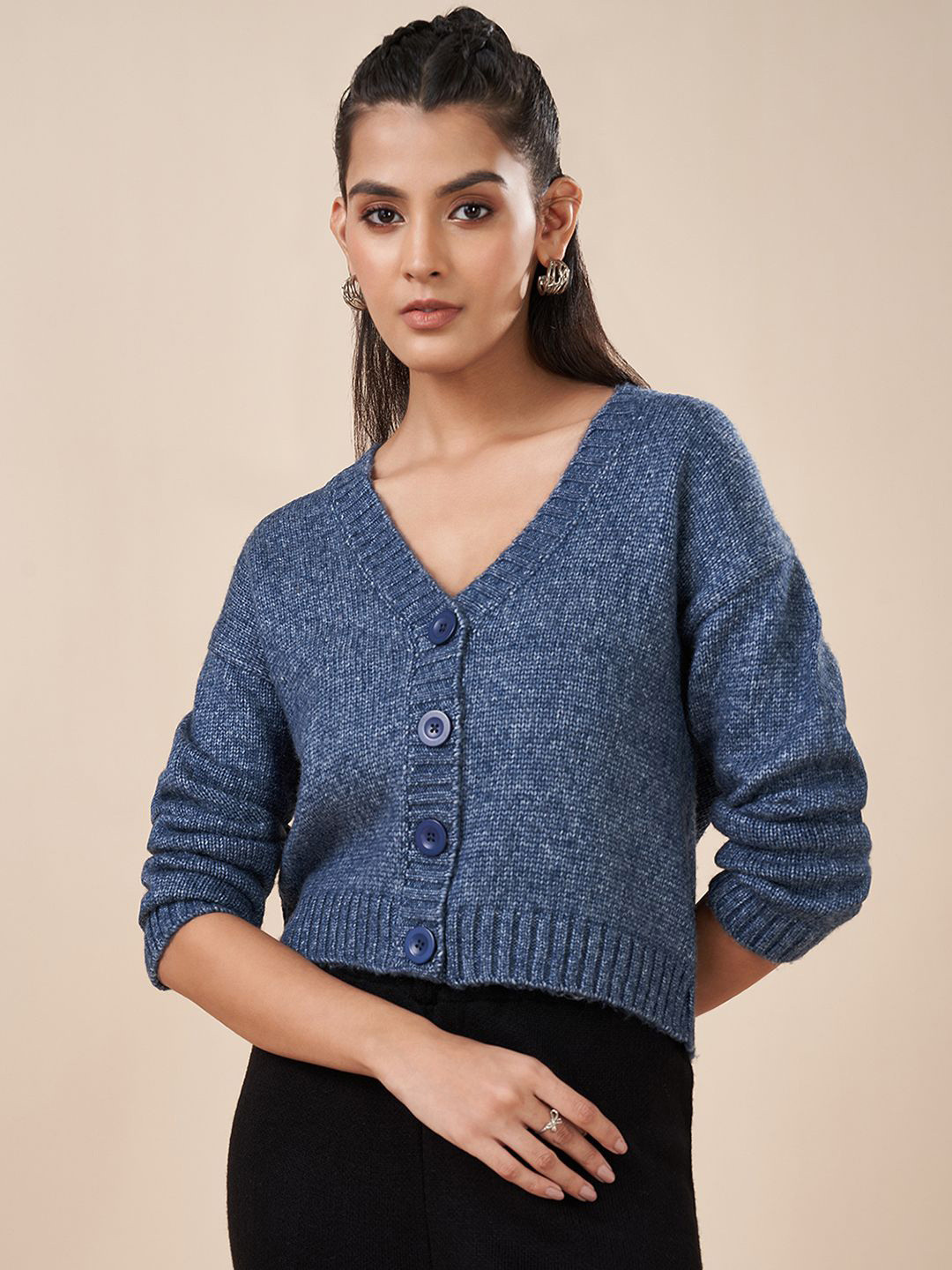 

AKKRITI BY PANTALOONS Women Solid V-Neck Cardigan, Navy blue