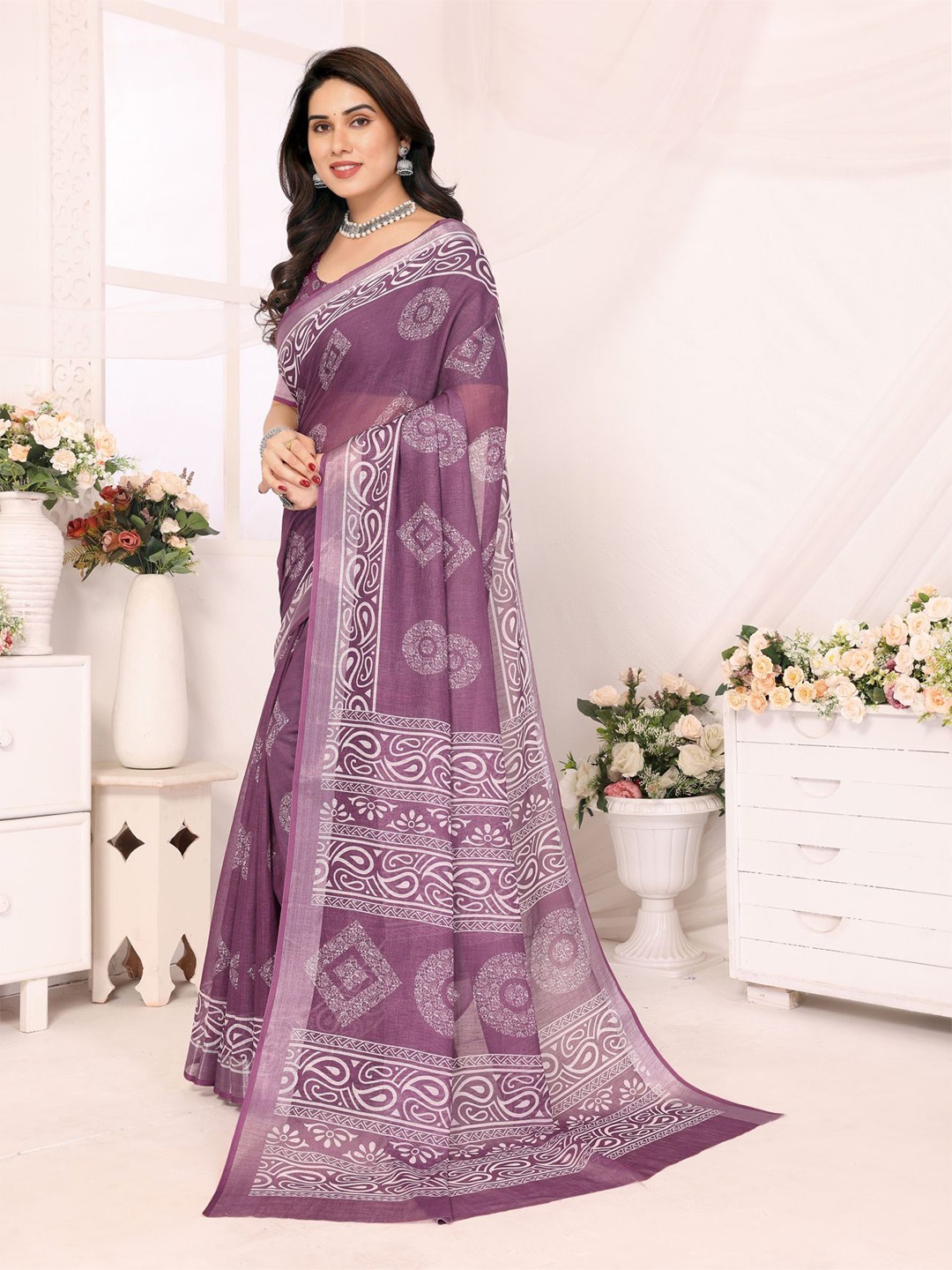 

vj fashion Ethnic Motifs Printed Zari Saree, Purple