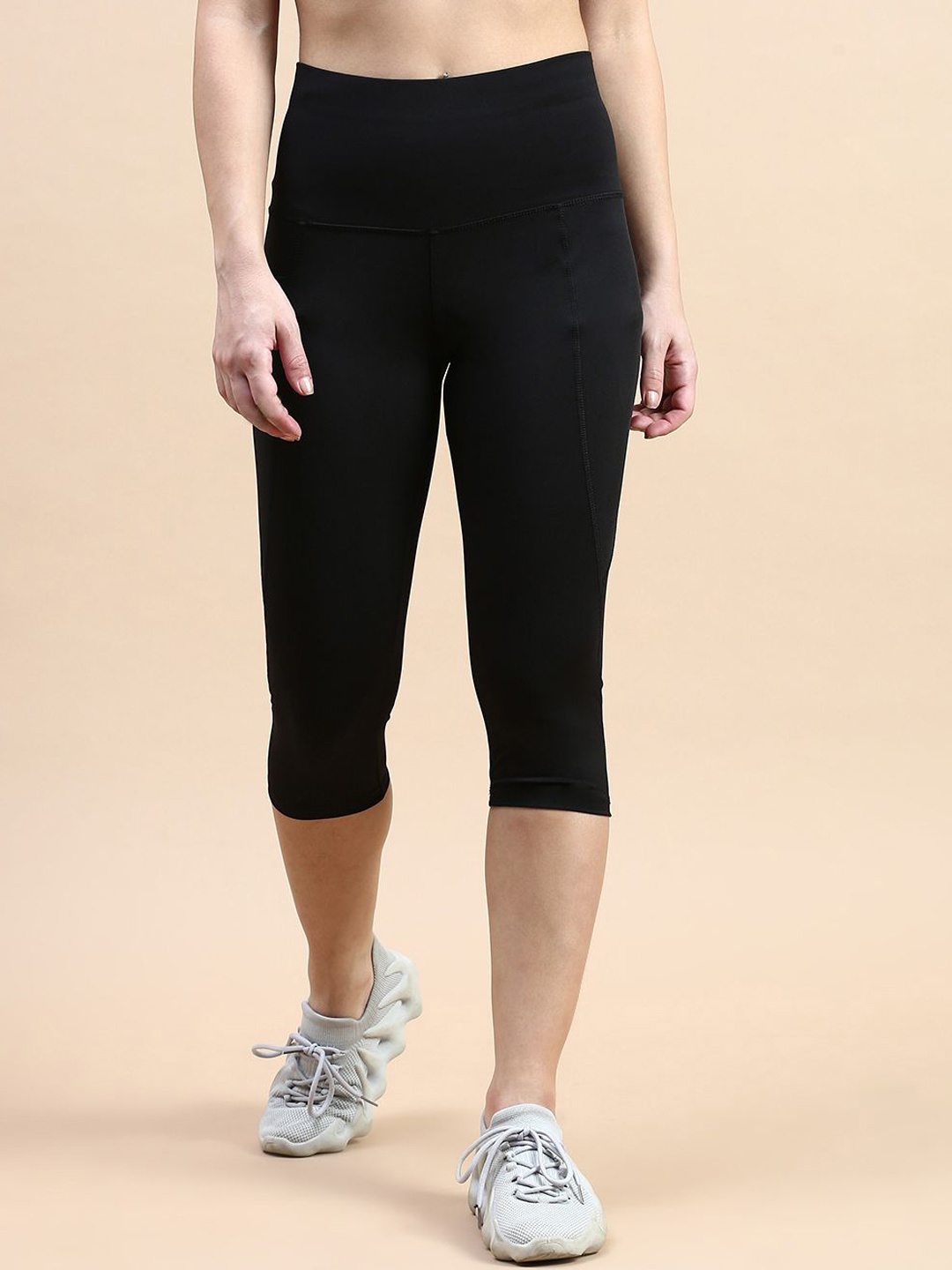 

VOXATI Women Knee-Length Stretchable Workout Tights, Black