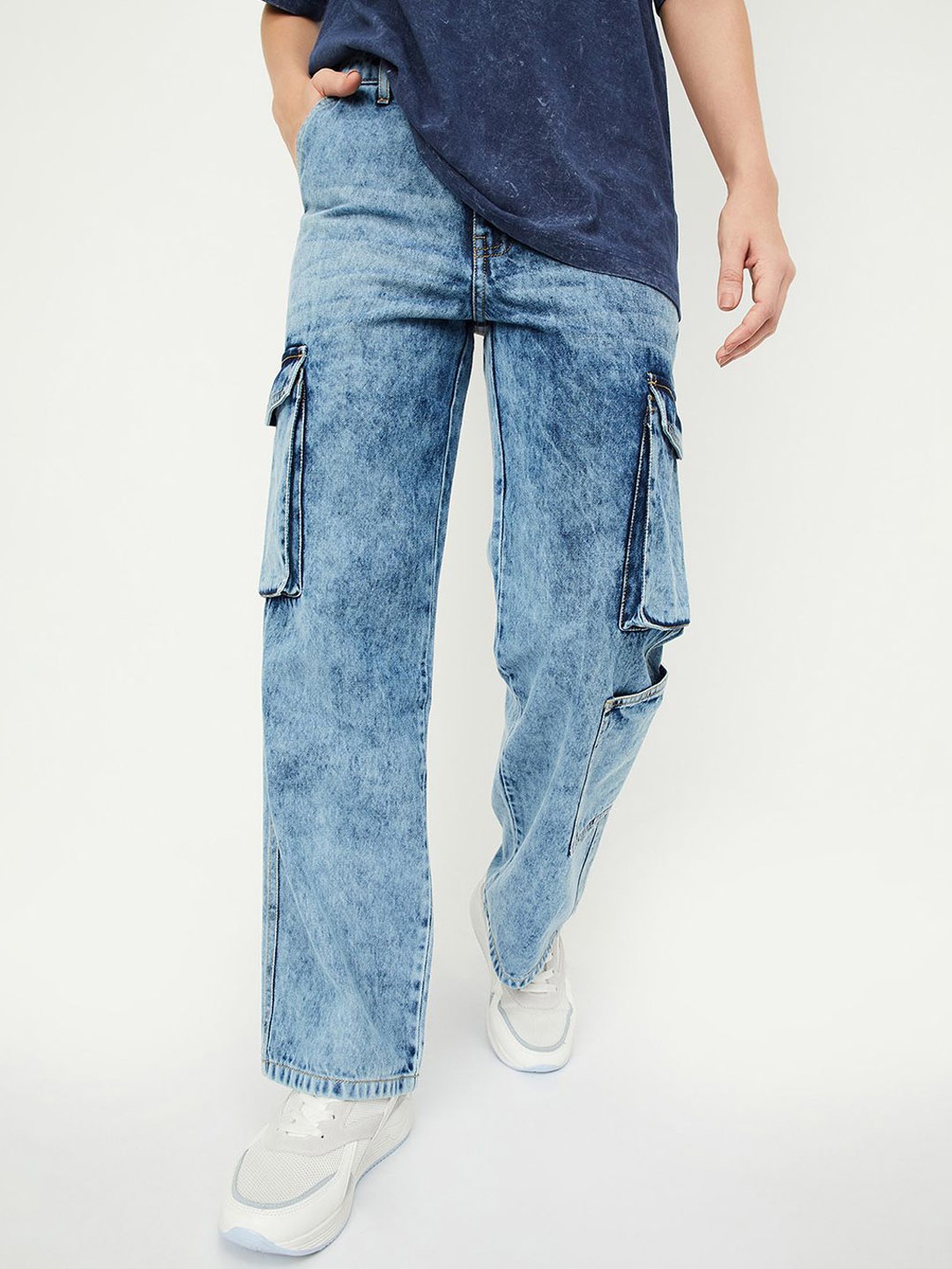 

max Women Cotton Regular Fit Mid-Rise Heavy Fade Cargo Styles Jeans, Blue