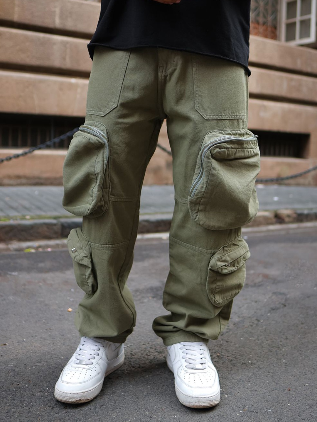 

Powerlook Men Cotton Mid-Rise Loose Fit Cargo Trousers, Olive